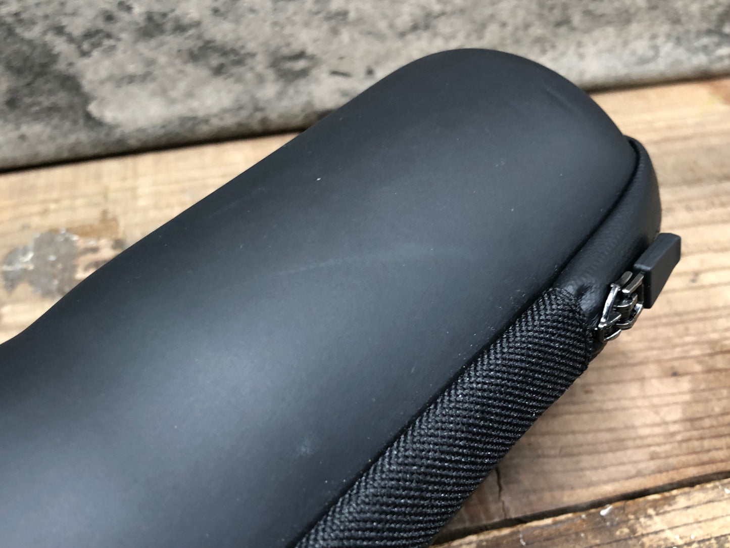 IS020 アソス assos ツールケース 黒