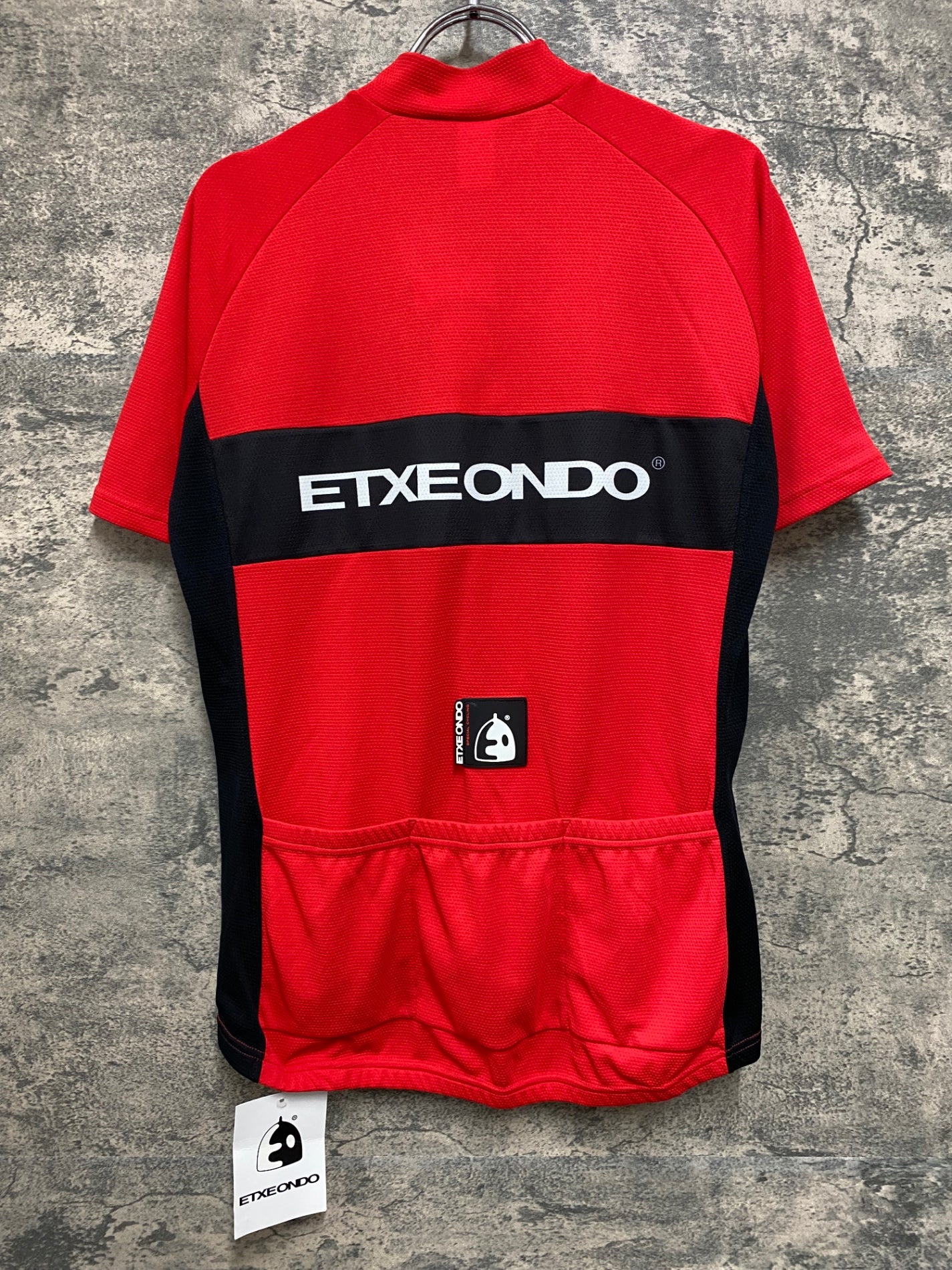 JC659 エチュンド ETXEONDO 半袖 サイクルジャージ 赤 黒 L 未使用