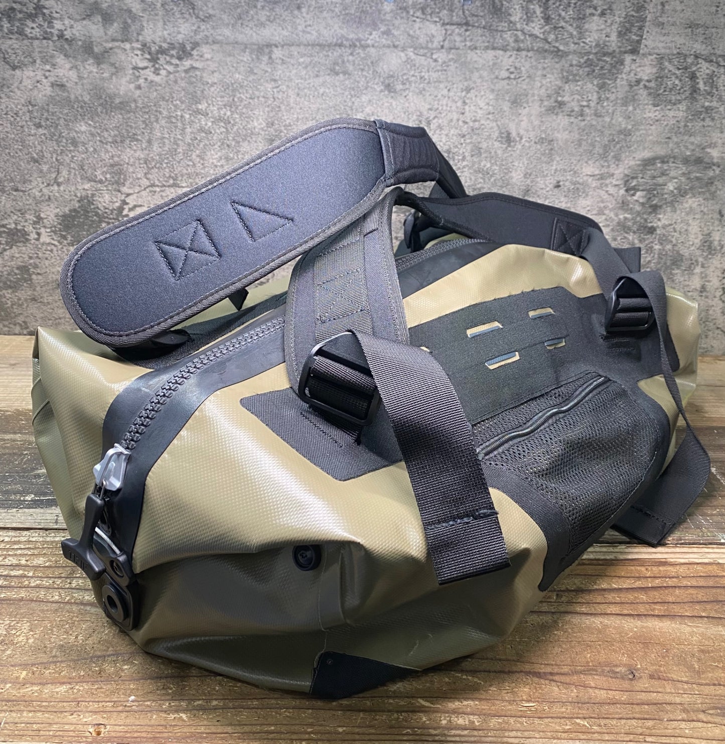IB616 オルトリーブ ORTLIEB ダッフル DUFFLE 40 トラベルバッグ カーキ