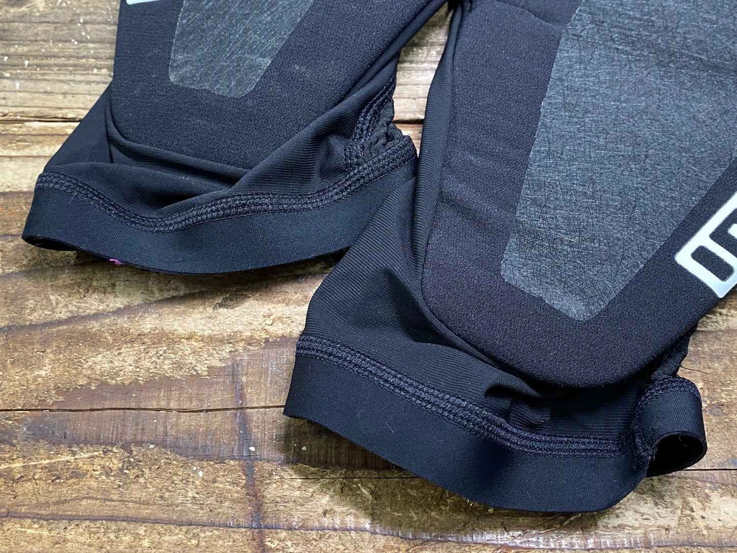 IW498 アイオン ION K-SLEEVE AMP ニーガード 黒 M