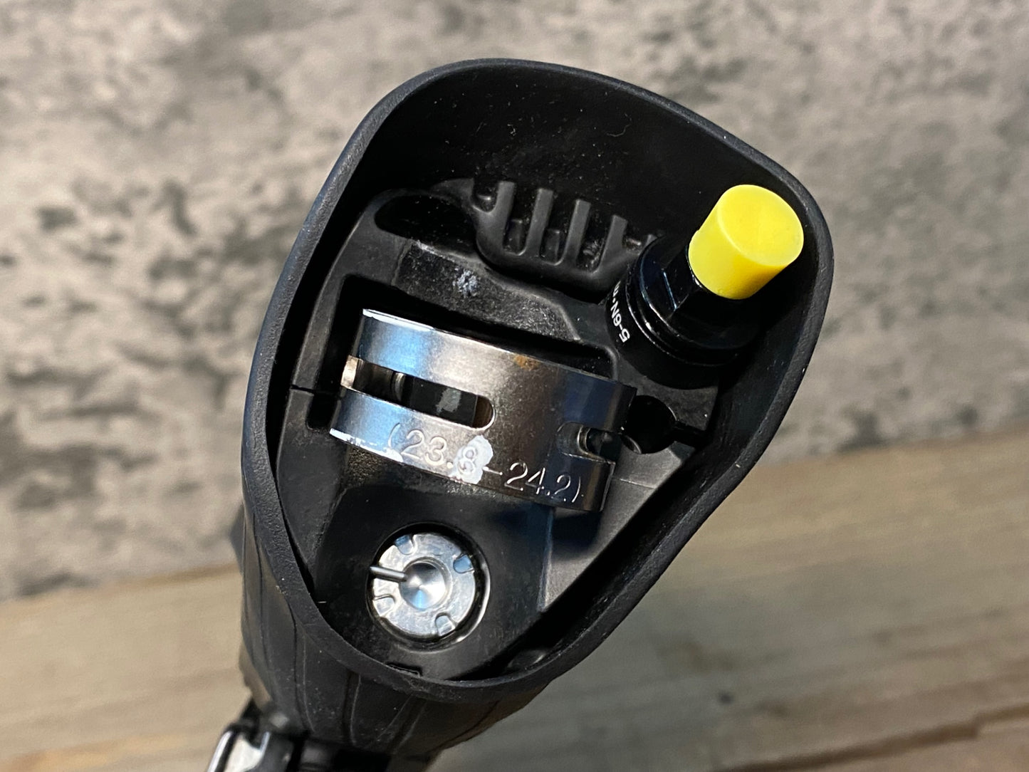 IP891 シマノ SHIMANO アルテグラ ULTEGRA ST-R8020 STIレバー 左右セット ガリ傷 ※左レバー固定付近クラックありの為ジャンク