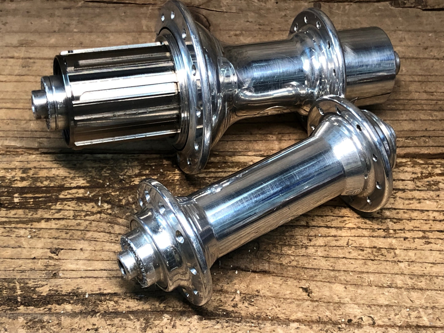 JA785 ホワイトインダストリーズ WHITE INDUSTRIES T11 Road Hub ハブ シルバー シマノ11S対応 20//24H