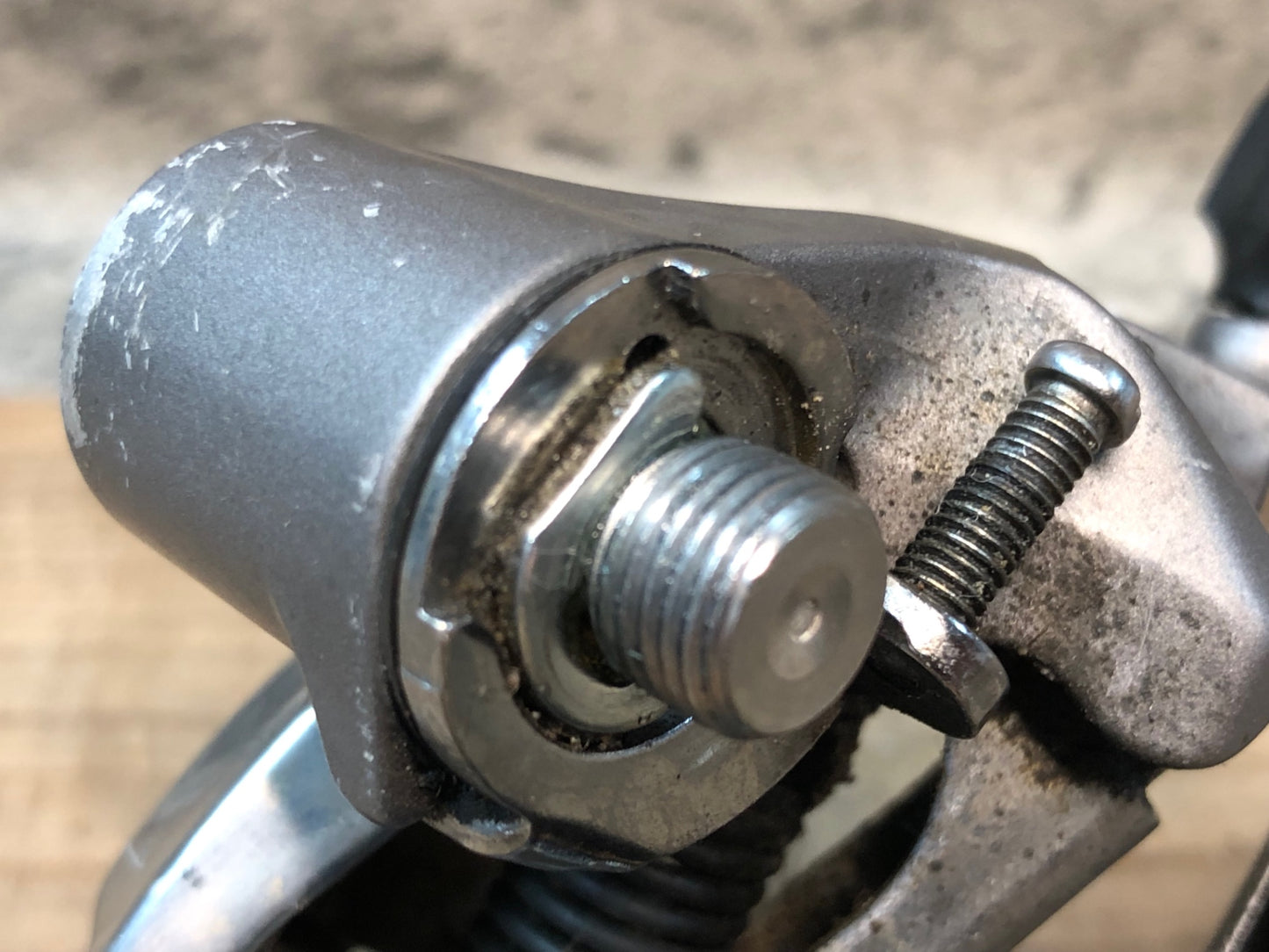 IR501 シマノ SHIMANO 105 RD-5701 リアディレイラー 10S シルバー