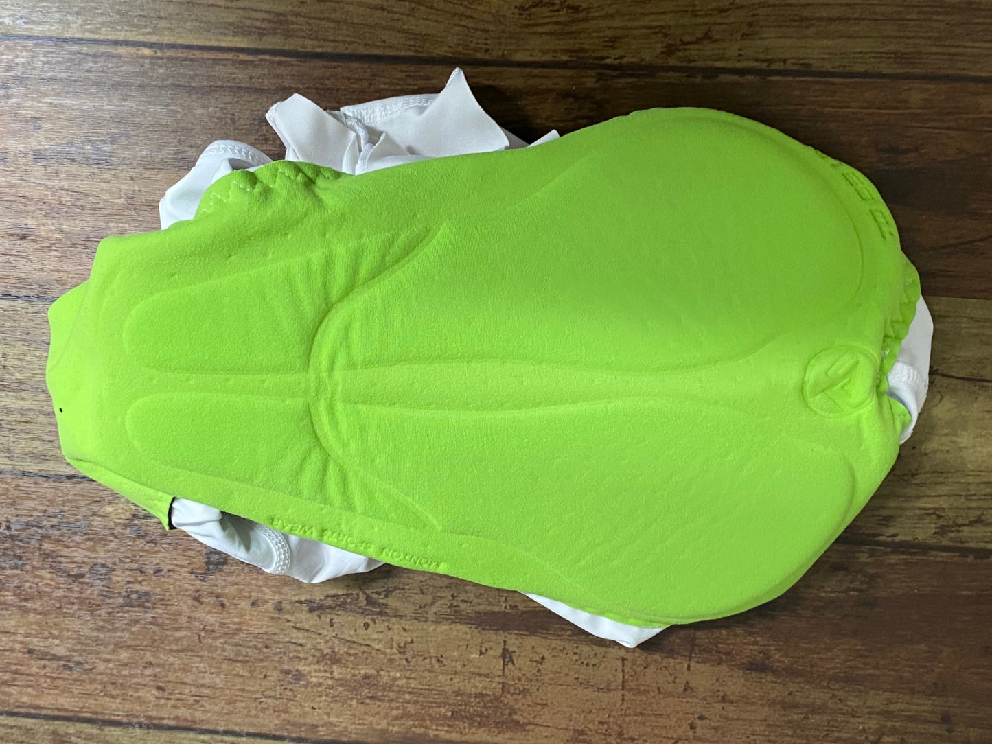 IY722 モントン MONTON ビブショーツ 白 S