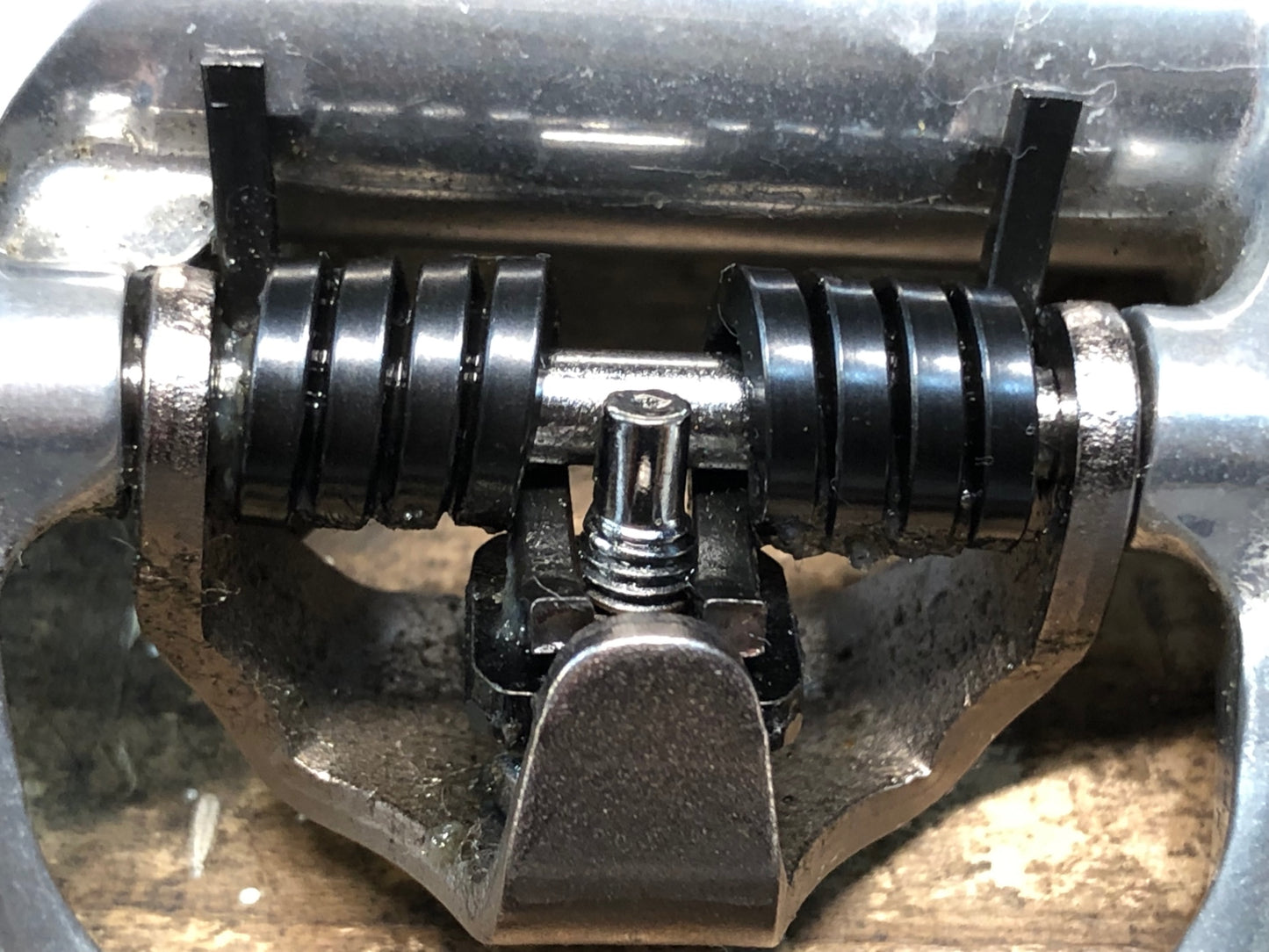 IV311 シマノ SHIMANO PD-A520 ビンディングペダル SPD シルバー