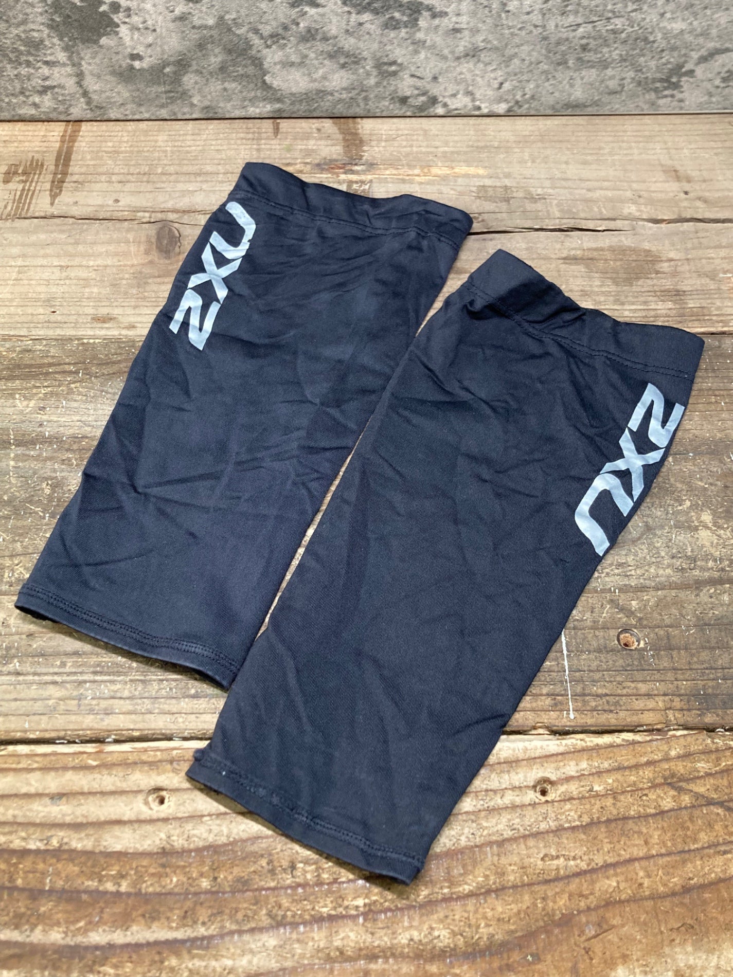 IP425 ツータイムズユー 2XU ニーカバー 黒 M ※タグ取れかけ