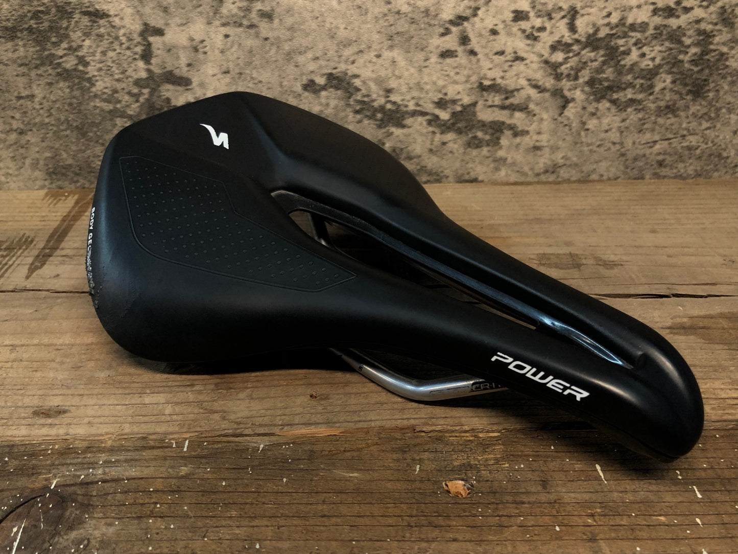 IN637 スペシャライズド SPECIALIZED POWER EXPERT サドル 黒 HOLLOW Ti レール 155mm ※座面裏にヒビあり