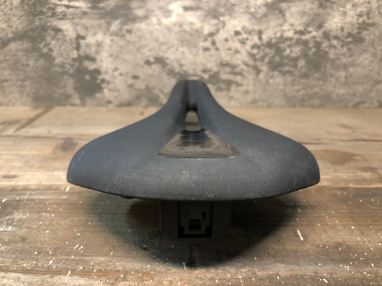 IN481 フィジーク fizik アンタレス ANTARES R1 OPEN CARBON BRAIDED サドル 140mm