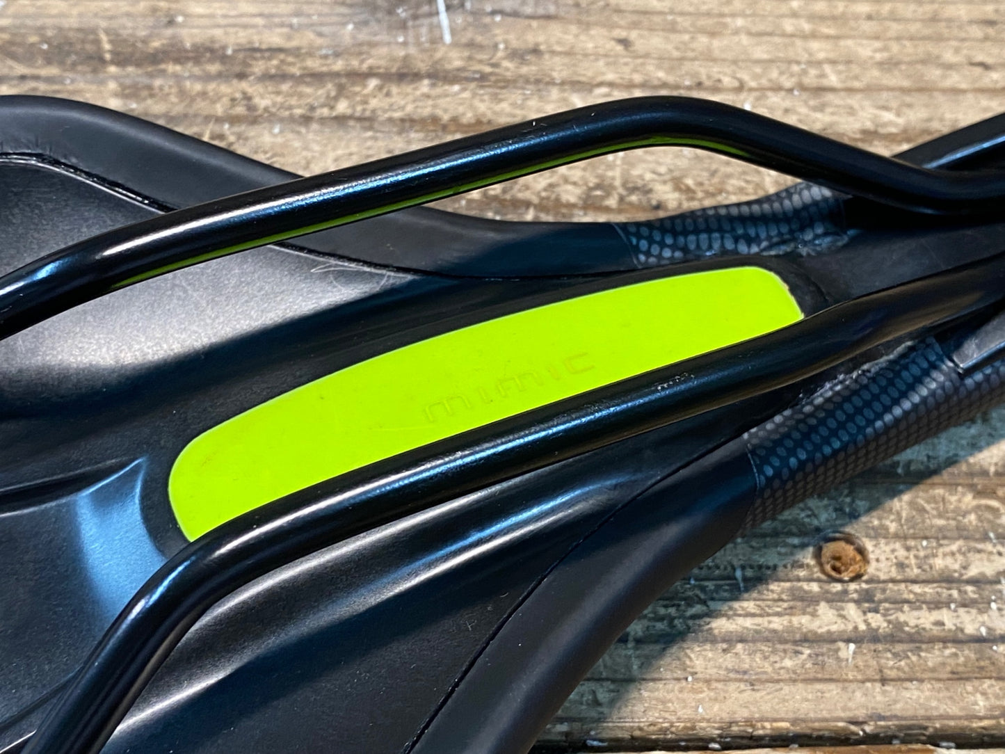 IY569 スペシャライズド SPECIALIZED BRIDGE COMP WITH MIMIC サドル 黒 143mm