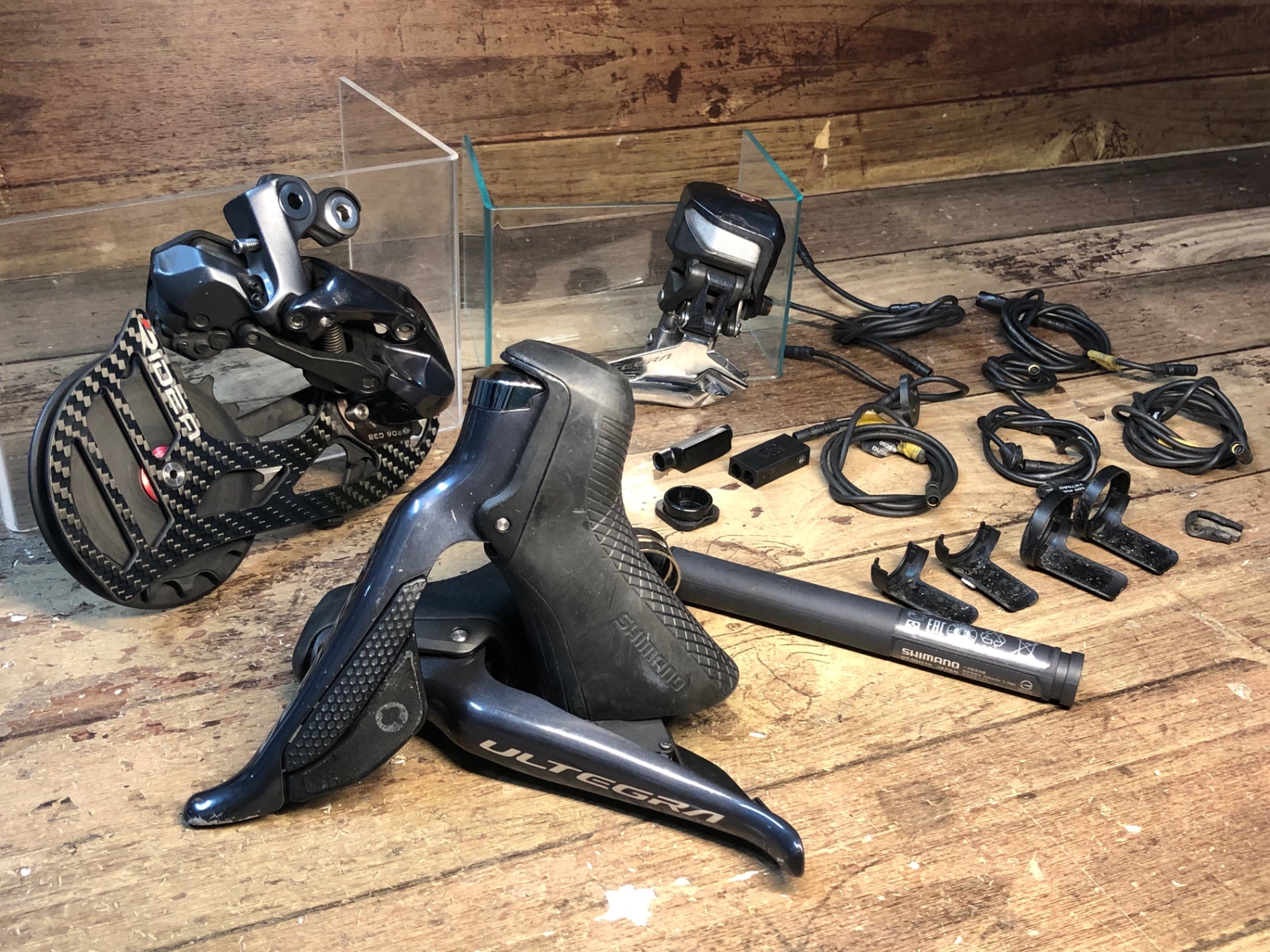 SHIMANO (シマノ) ULTEGRA（アルテグラ）Di2 どぎつかっ R8050