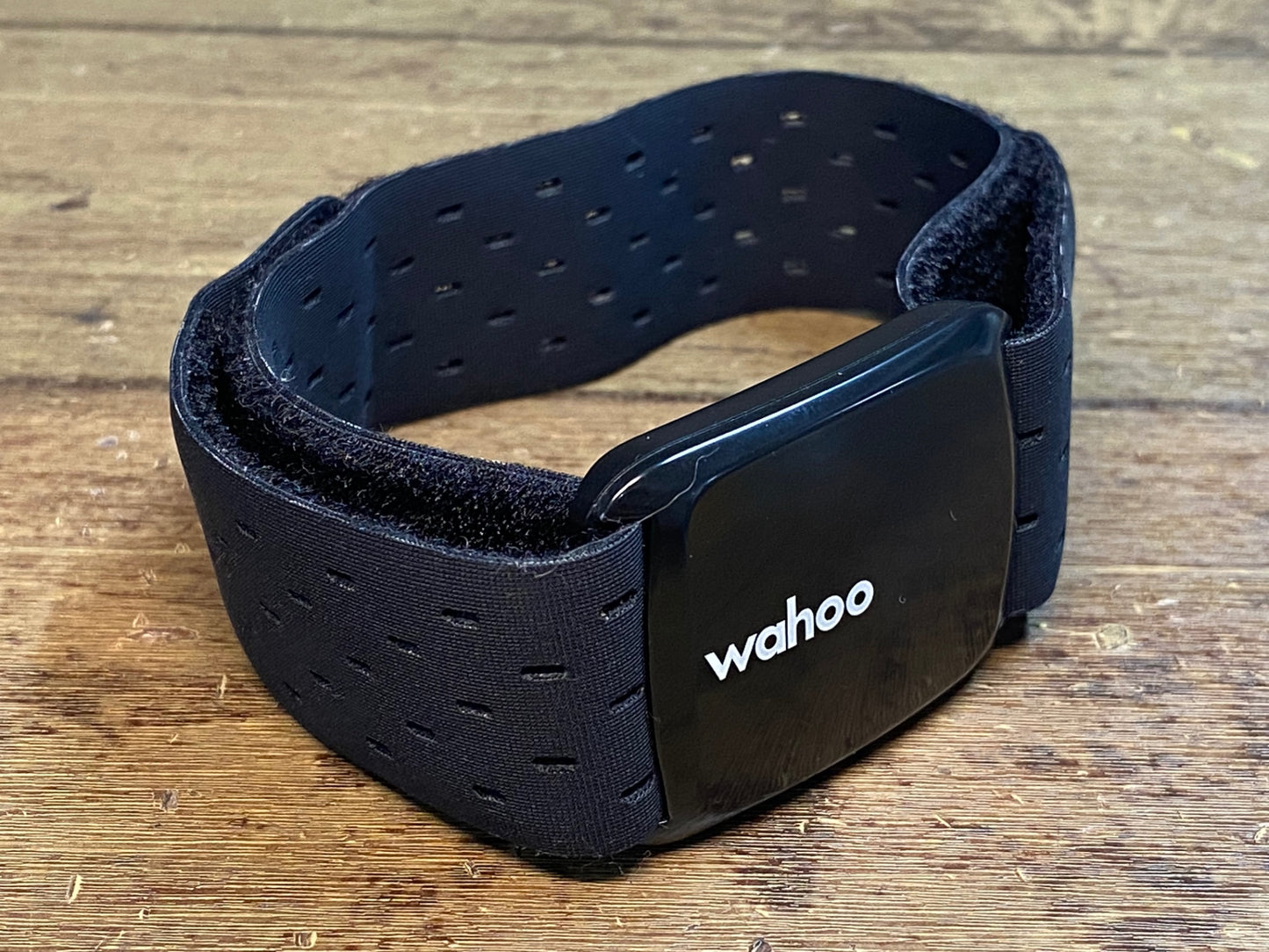 IX647 ワフー WAHOO TICKR FIT リストバンド ハートレートセンサー 心拍計 通信確認済 ※充電器無し