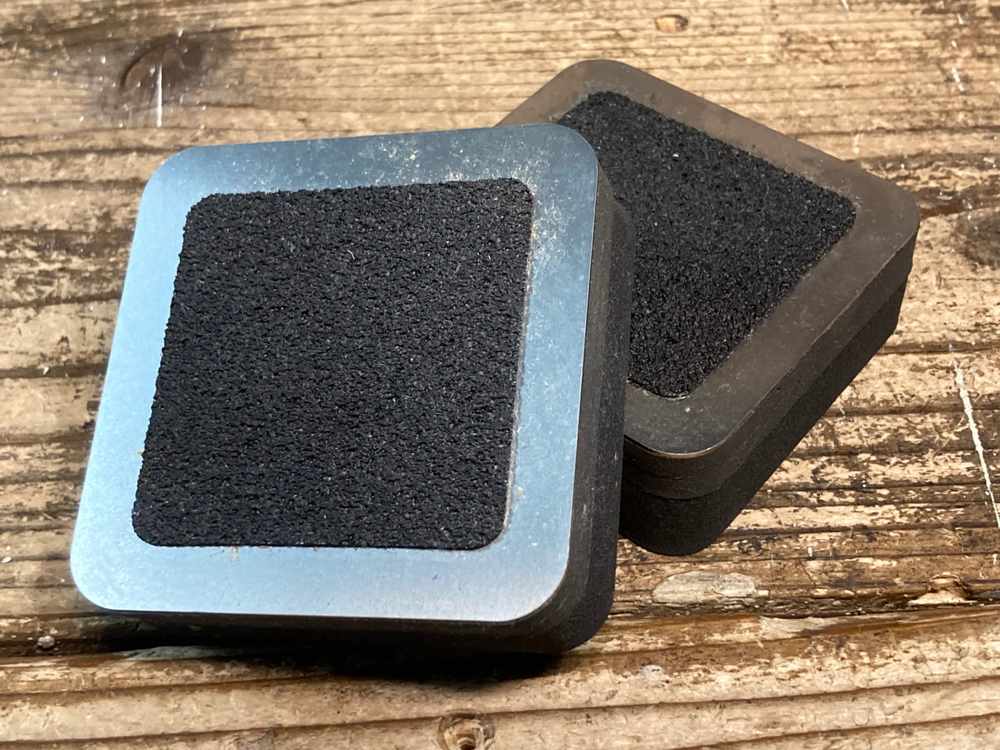 IV105 グロータック GROWTAC ブルカット 防振パッド 4個セット