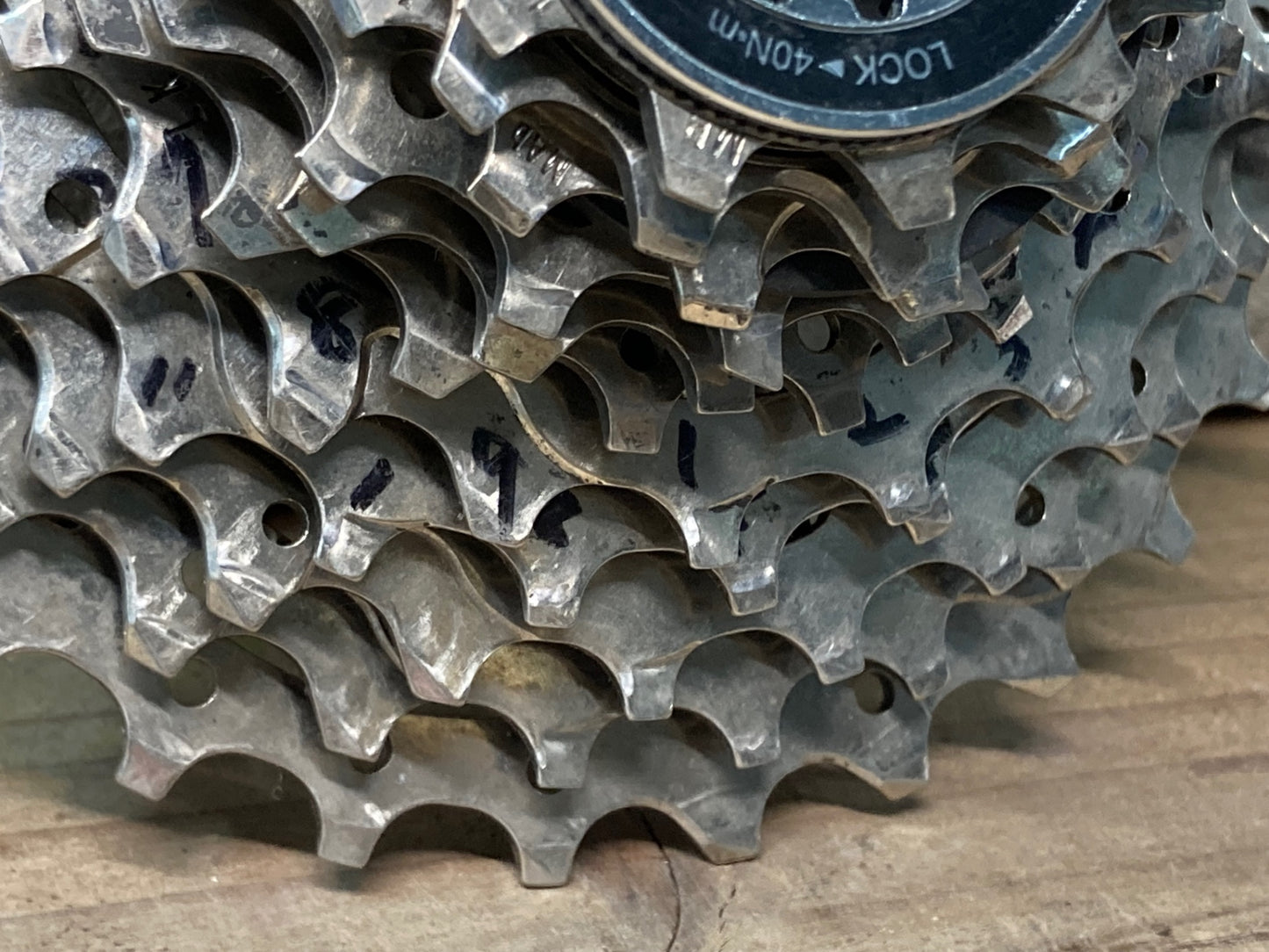 IP284 シマノ SHIMANO 105 CS-5800 スプロケット 11-28T 11S ※マーカー痕