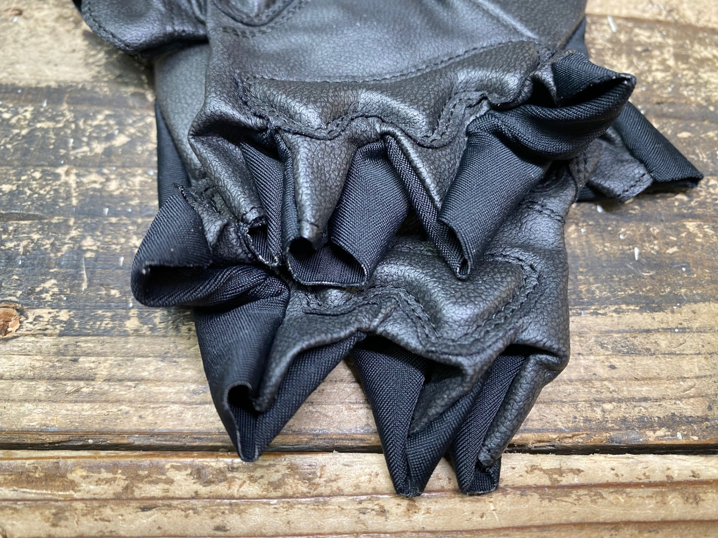 JB090 リオンドカペルミュール Lion de KAPELMUUR 指切り グローブ 黒 XS