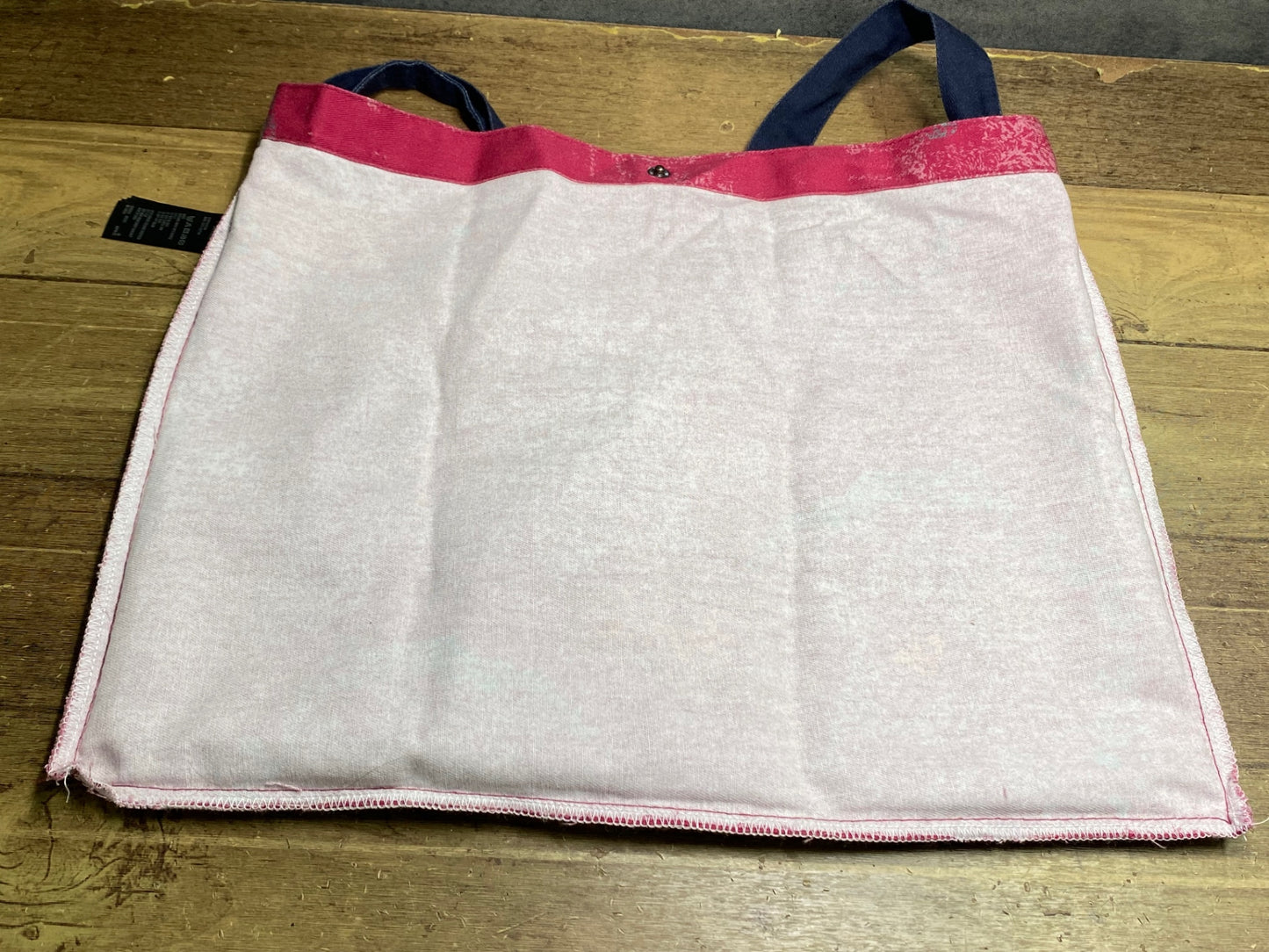 IY264 ラファ Rapha サコッシュ 紫