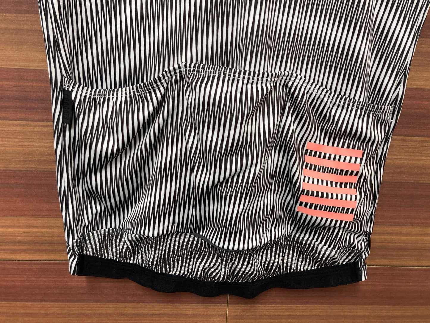 IO433 ラファ Rapha PRO TEAM FLY WEIGHT JERSEY 半袖 サイクルジャージ 白 黒 総柄 M