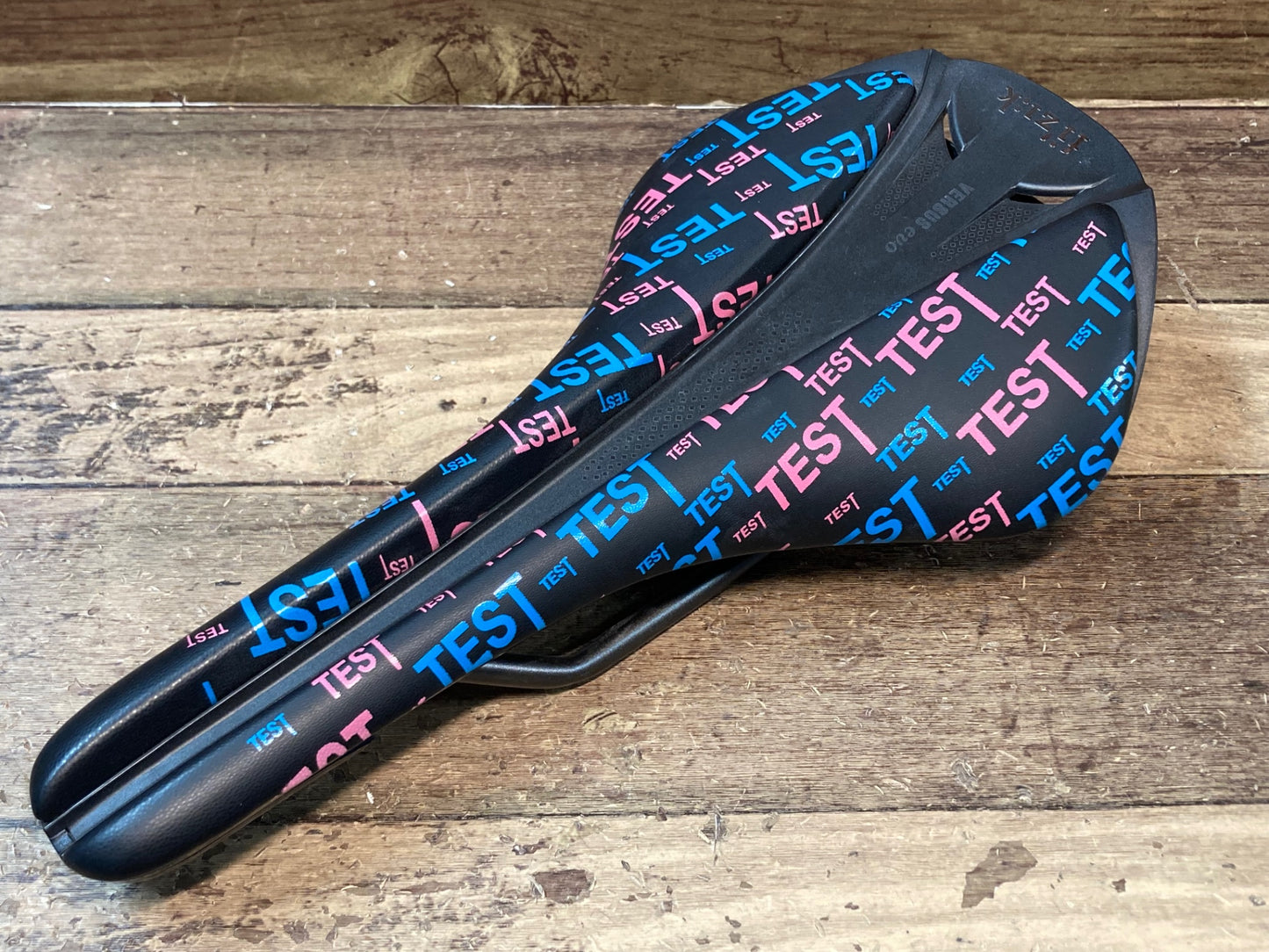 IL828 フィジーク fizik アンタレス ANTARES VERSUS EVO R3 サドル 黒 TEST REGULAR