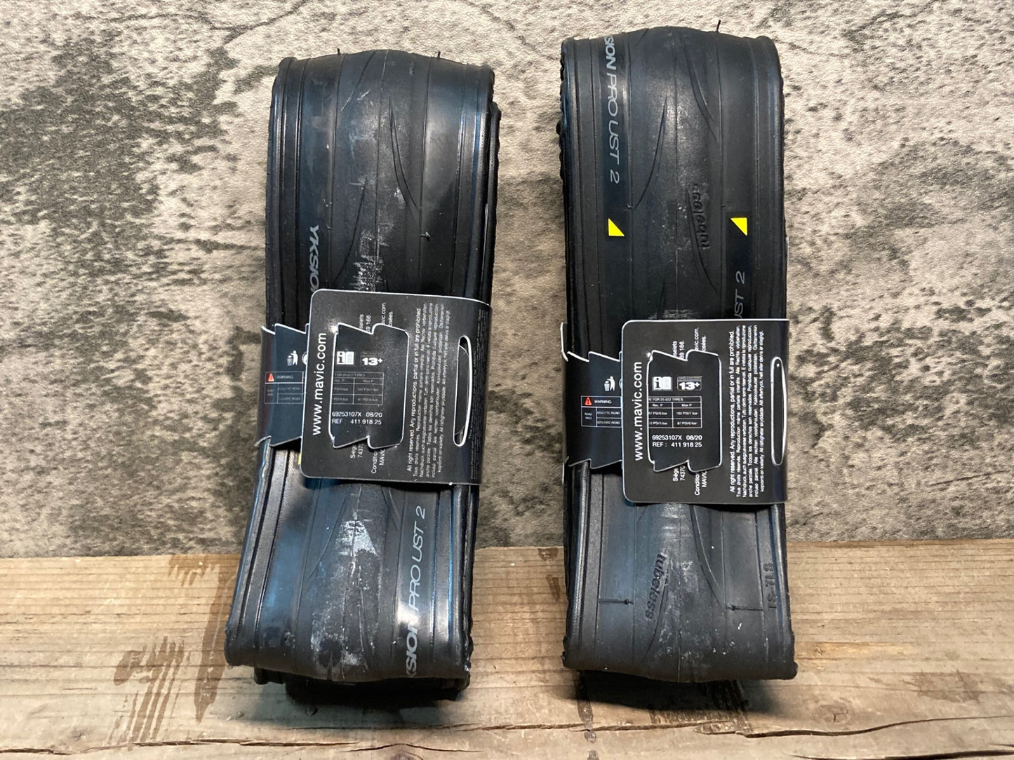 IO110 マヴィック MAVIC イクシオン YKSION PRO UST 2 700C×25C 二本セット