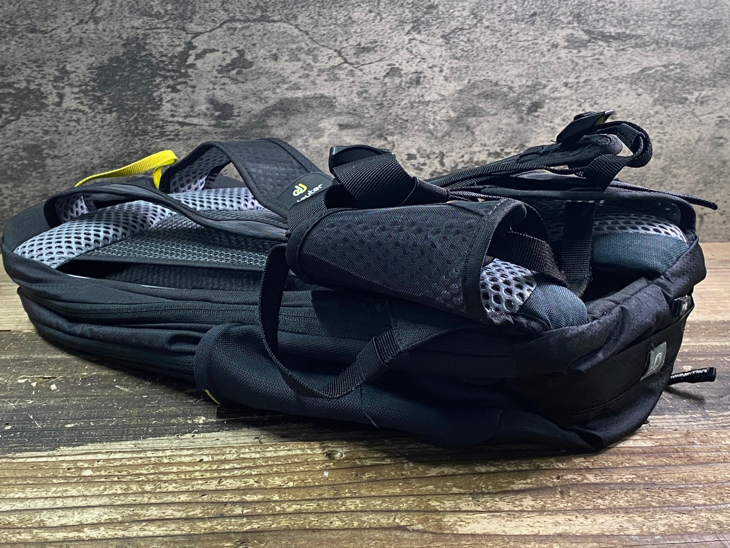 IT336 ドイター deuter Race EXP AIR 14+3 リュック バックパック 黒