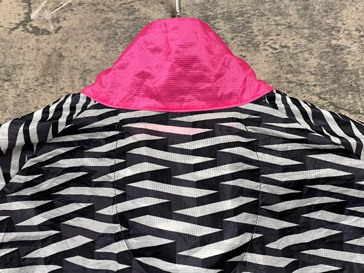 JA176 rh+ 長袖 ウインドブレーカー 白 黒 S