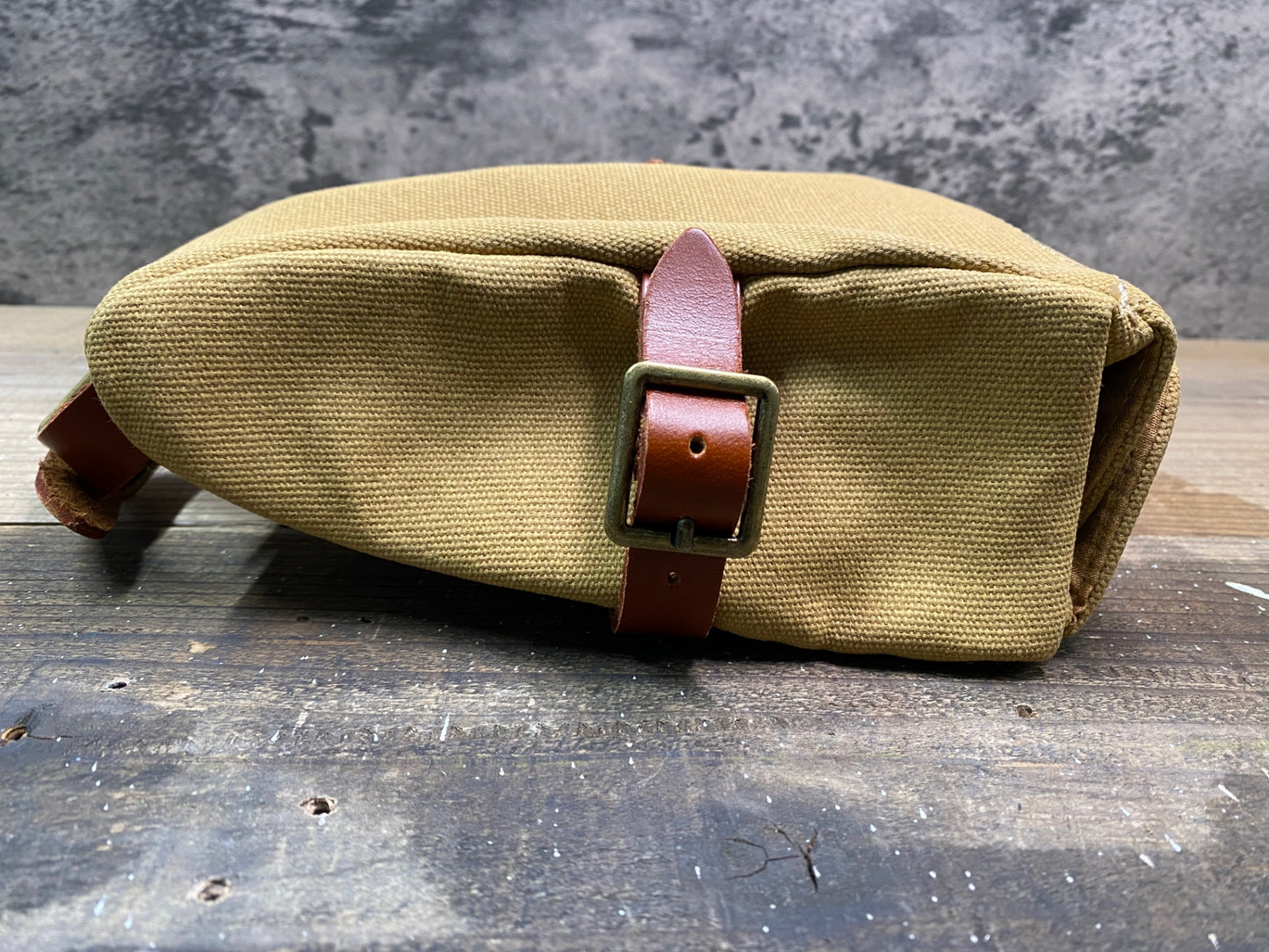 IJ912 TOURBON サドルバッグ 茶