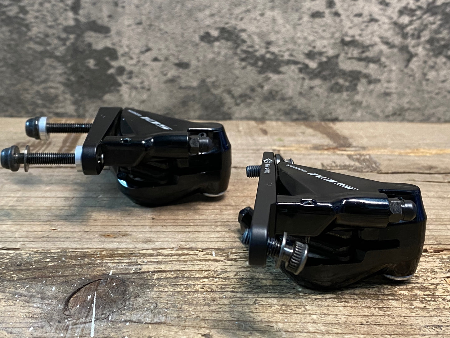 IX767 シマノ SHIMANO 105 BR-R7070 ディスクブレーキキャリパー 前後セット 油圧