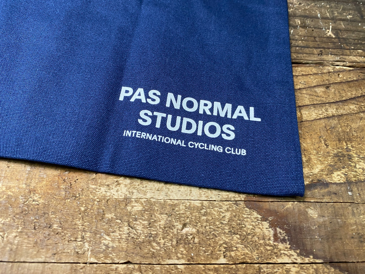 IN386 パスノーマルスタジオ PAS NORMAL STUDIOS Musette Navy サコッシュ 紺