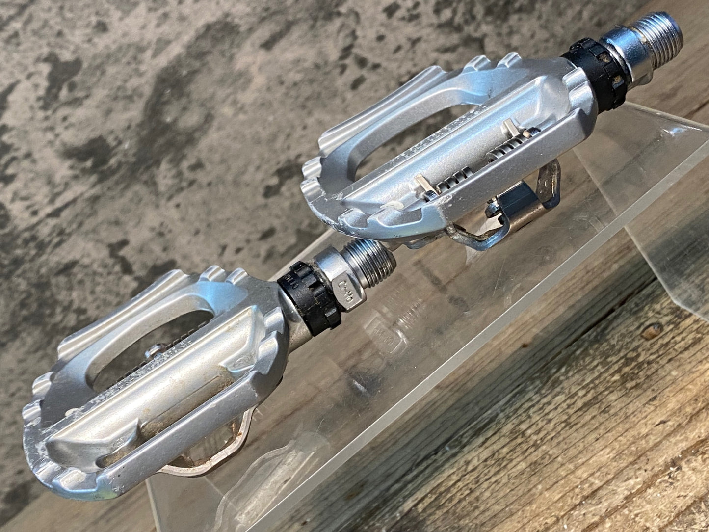 IY611 シマノ SHIMANO PD-A530 ビンディングペダル 片面フラット SPD 銀