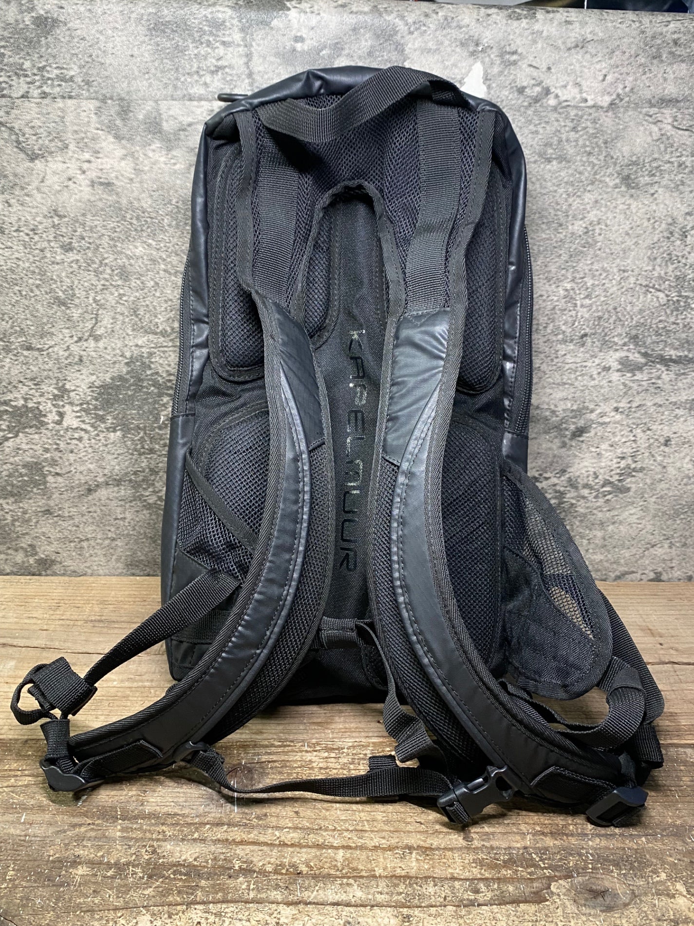 IX285 カペルミュール kapelmuur ミニリュック バックパック 黒