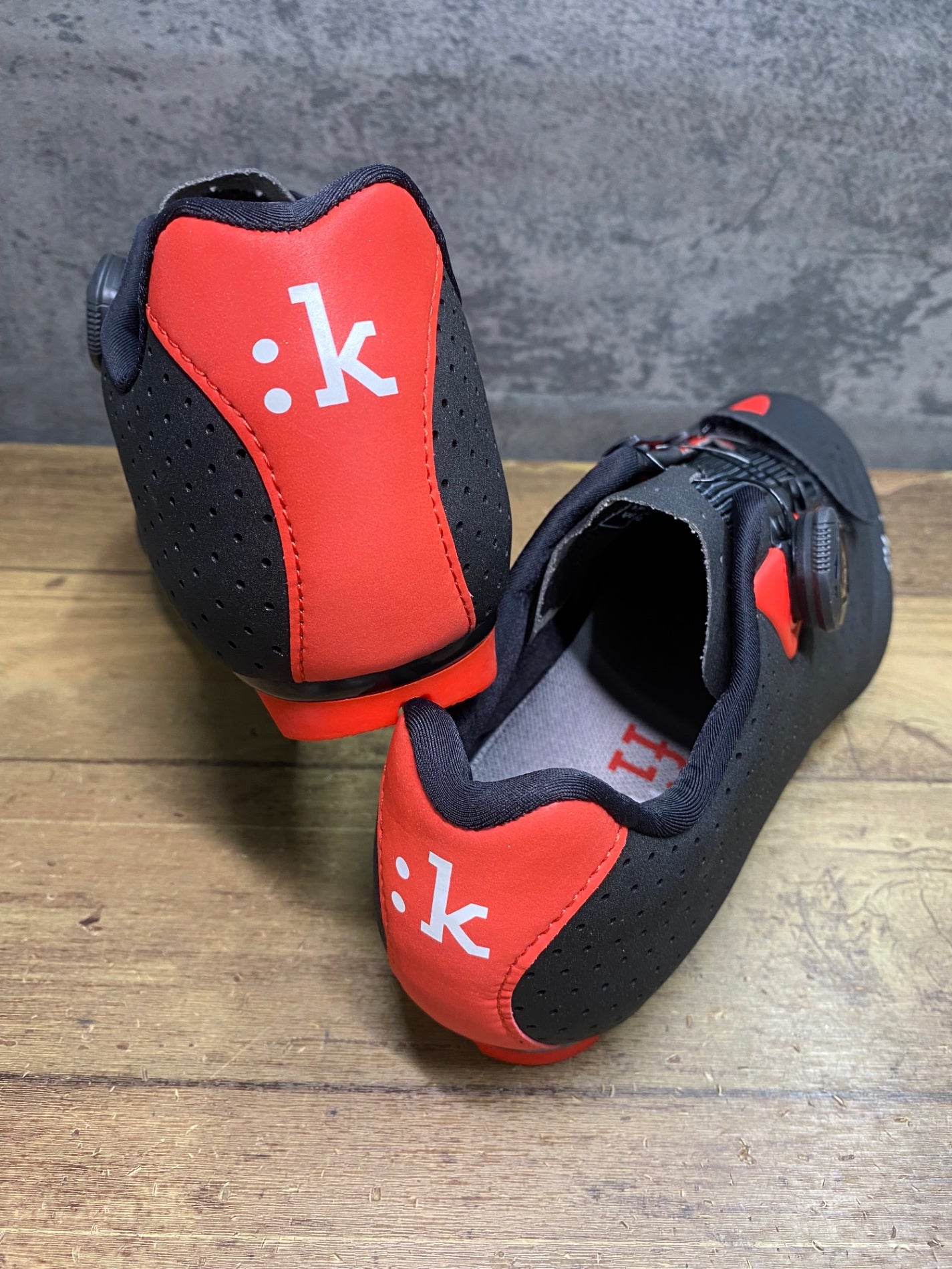 IY647 フィジーク fizik R5B UOMO ビンディングシューズ SPD-SL 赤黒 EU41 ※新品未使用