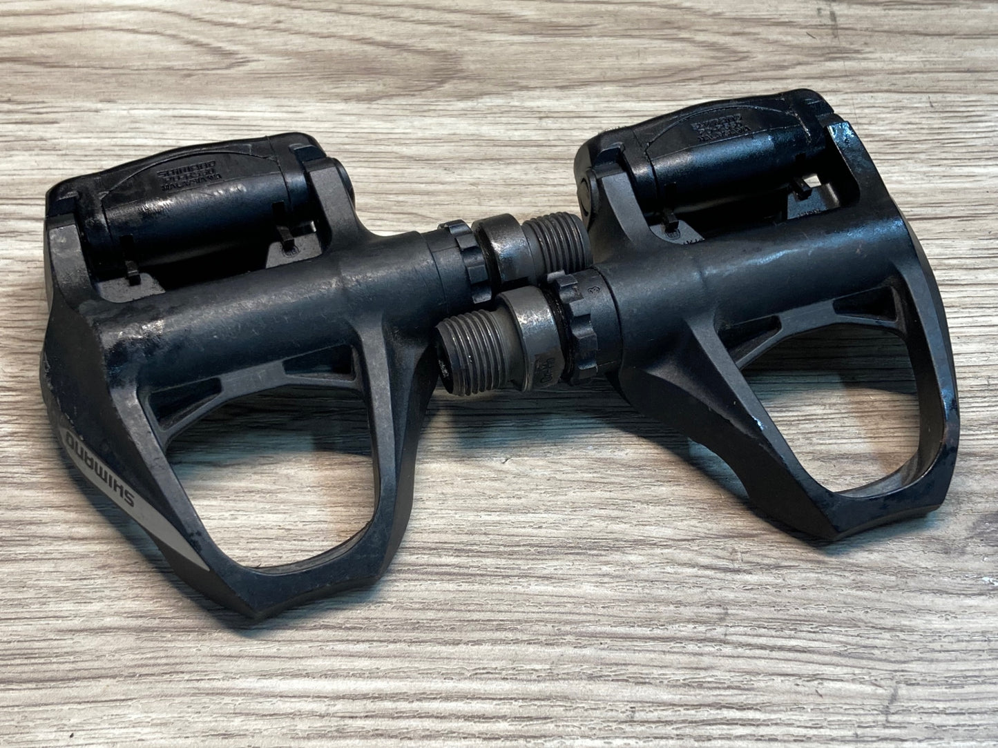 IU435 シマノ SHIMANO PD-R550 ビンディングペダル SPD-SL