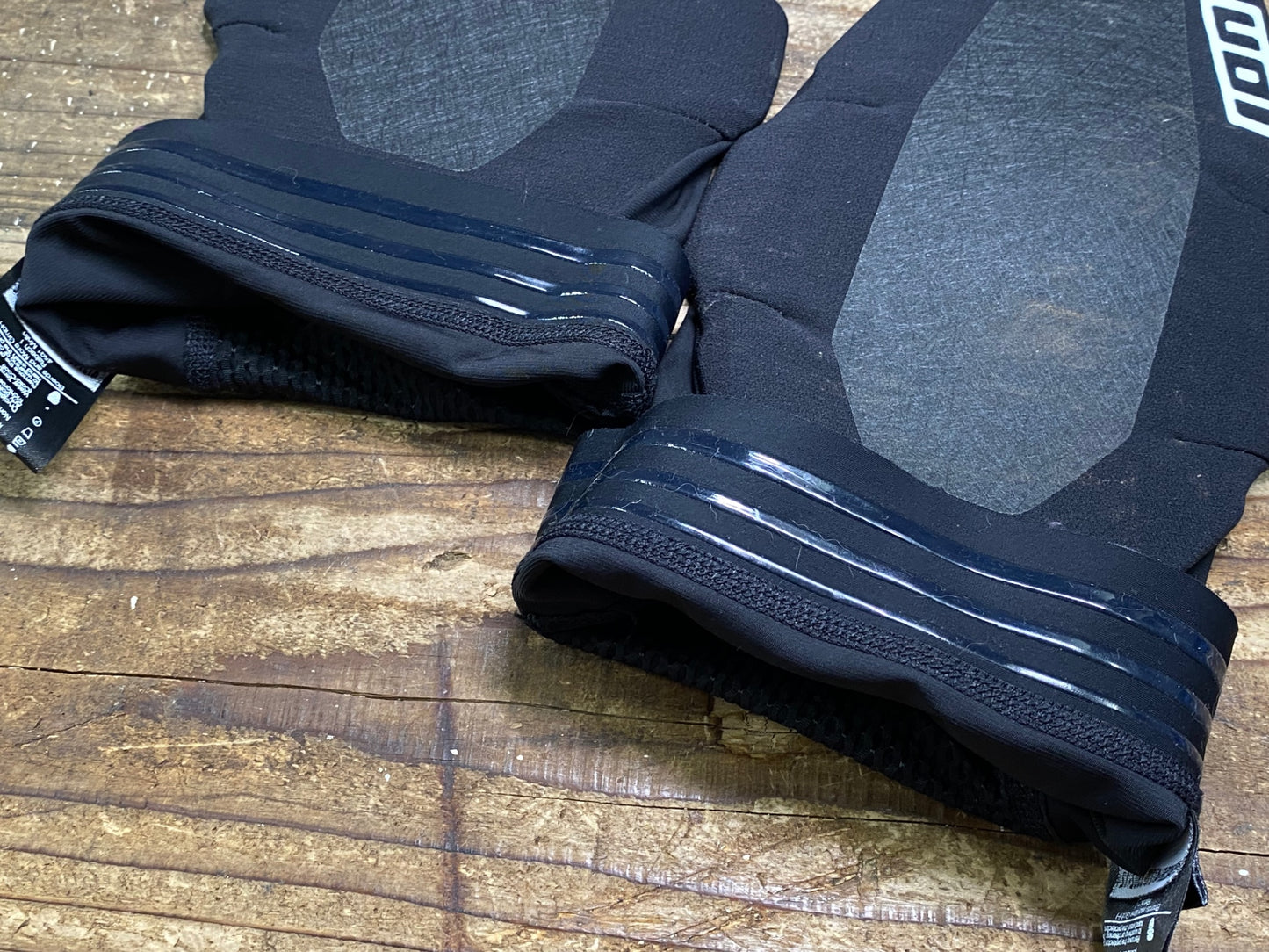 IW498 アイオン ION K-SLEEVE AMP ニーガード 黒 M