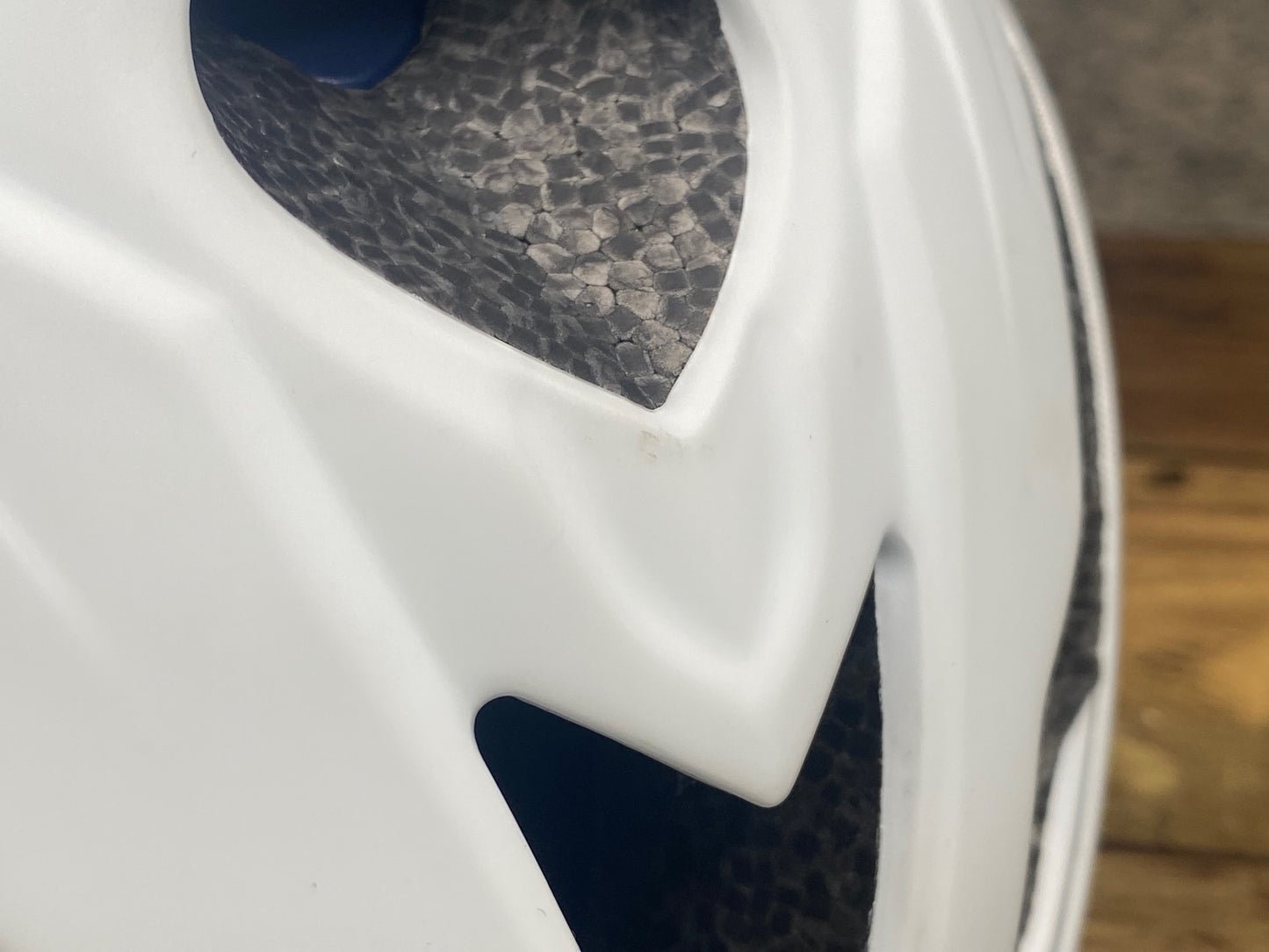 IZ254 オージーケーカブト OGK kabuto AERO-R2 ヘルメット 白 R05 09 製造 S/M