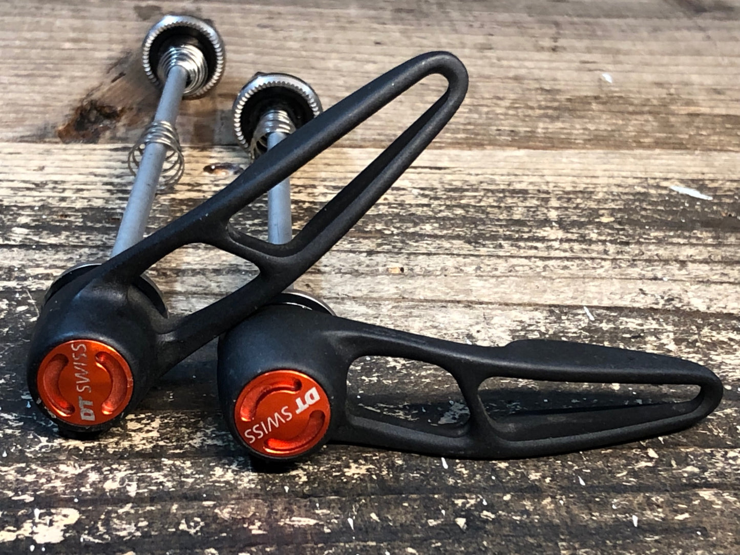 JA584 DT SWISS クイックスキュワー 前後セット