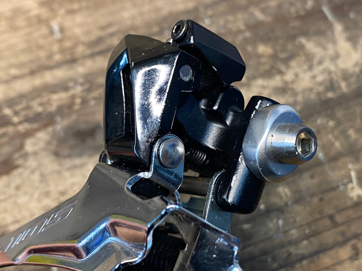 IL029 シマノ SHIMANO 105 FD-R7000 フロントディレイラー 2S 直付け