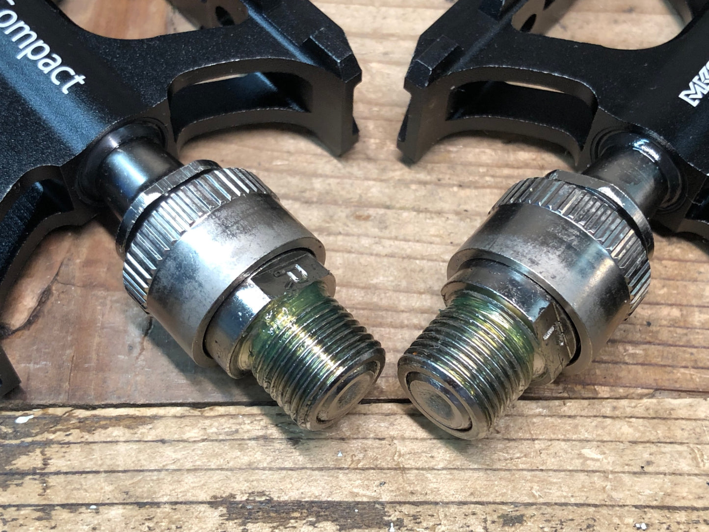 IW899 三ヶ島 MKS Compact EZY フラットペダル ブラック