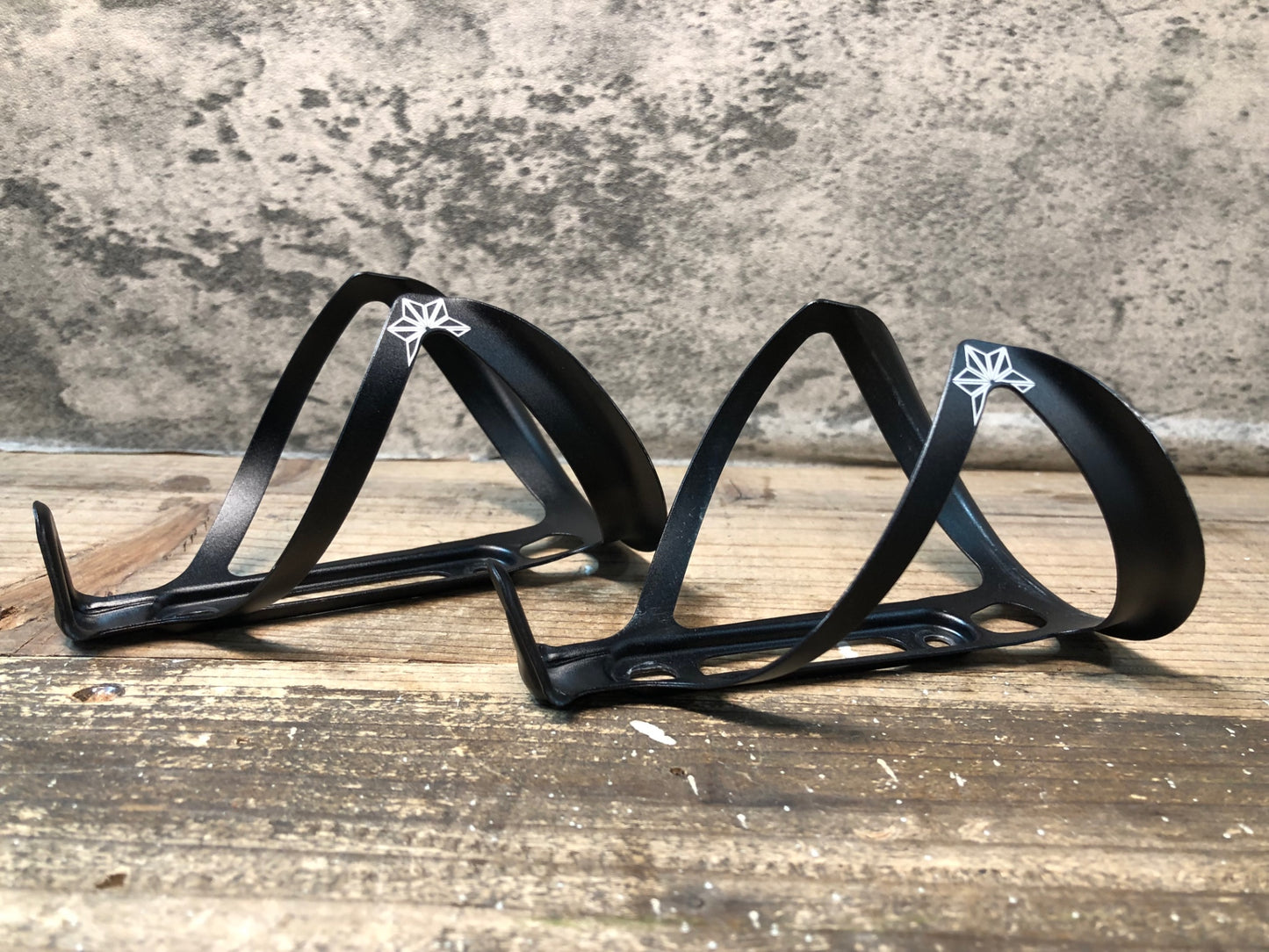 IQ906 スパカズ SUPACAZ FLY CAGE ボトルケージ 2個セット 黒