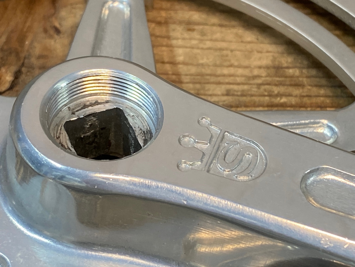 IU255 スギノ SUGINO 47-12 MIGHTY COMPETITION クランクセット 165mm 47T