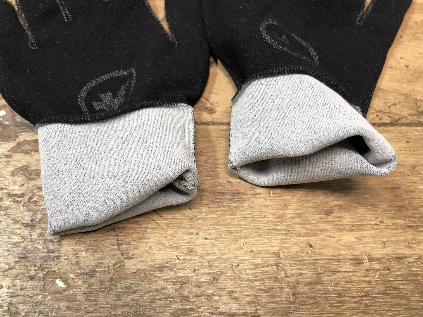 IM061 アソス assos SPRING FALL LINER GLOVES インナーグローブ 黒