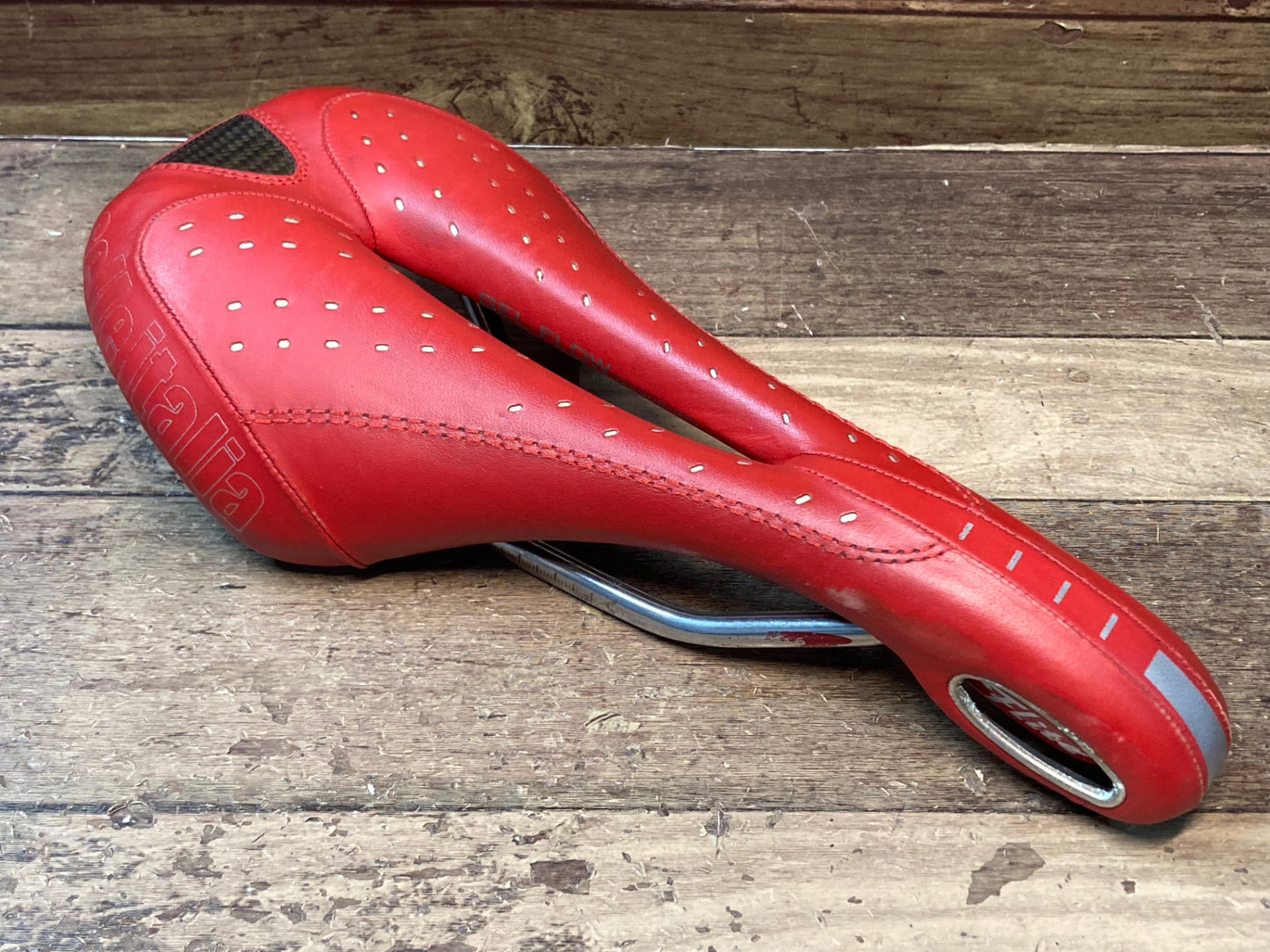 IM373 セライタリア selle italia フライト FLITE GEL FLOW TI316レール 赤 130mm