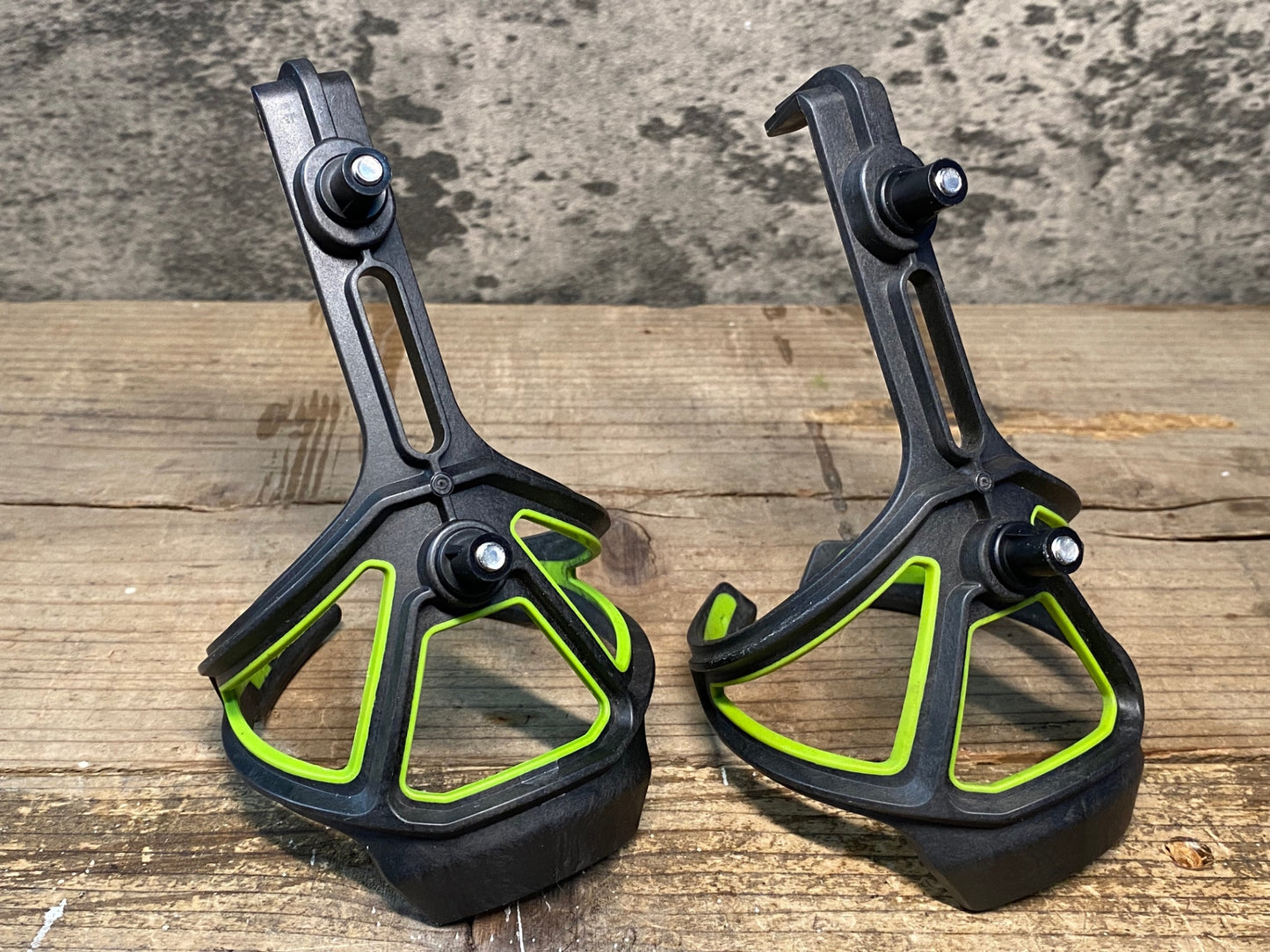 IS816 タックス TACX サイロ Ciro ボトルケージ 黒 緑 2個セット