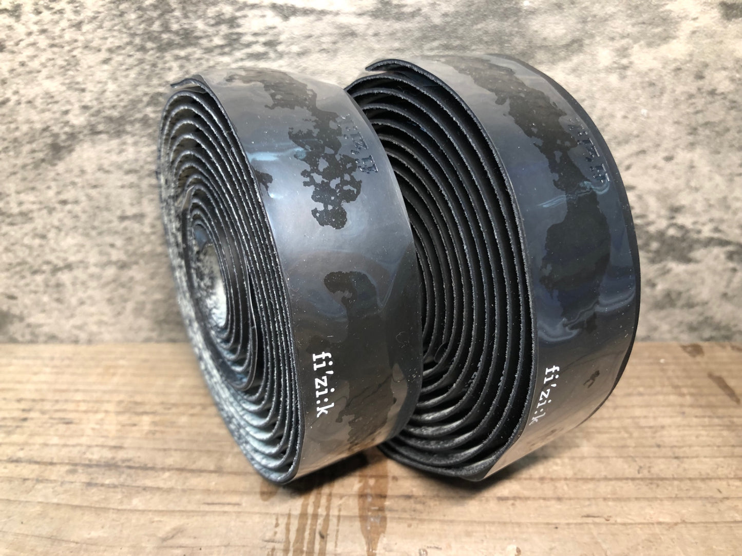 IZ509 フィジーク fizik TERRA BAR TAPE バーテープ 黒 グラベル3.0