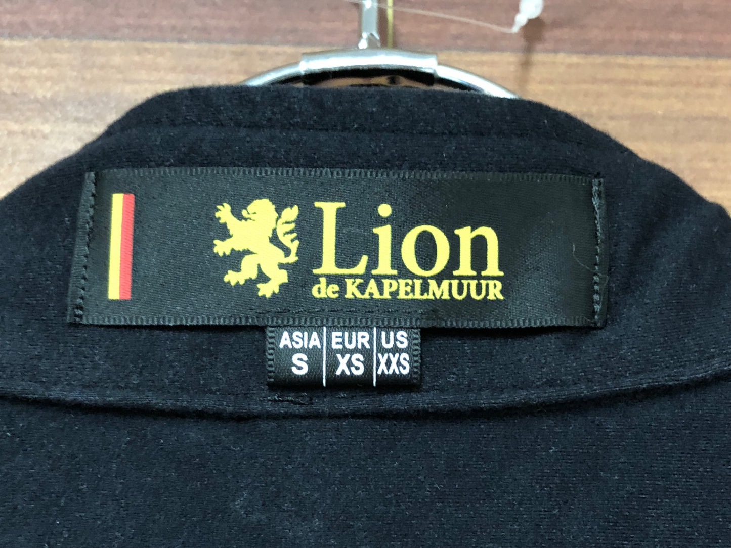 II889 リオンドカペルミュール Lion de KAPELMUUR ライトウォームベスト ジレ 黒 ASIA S