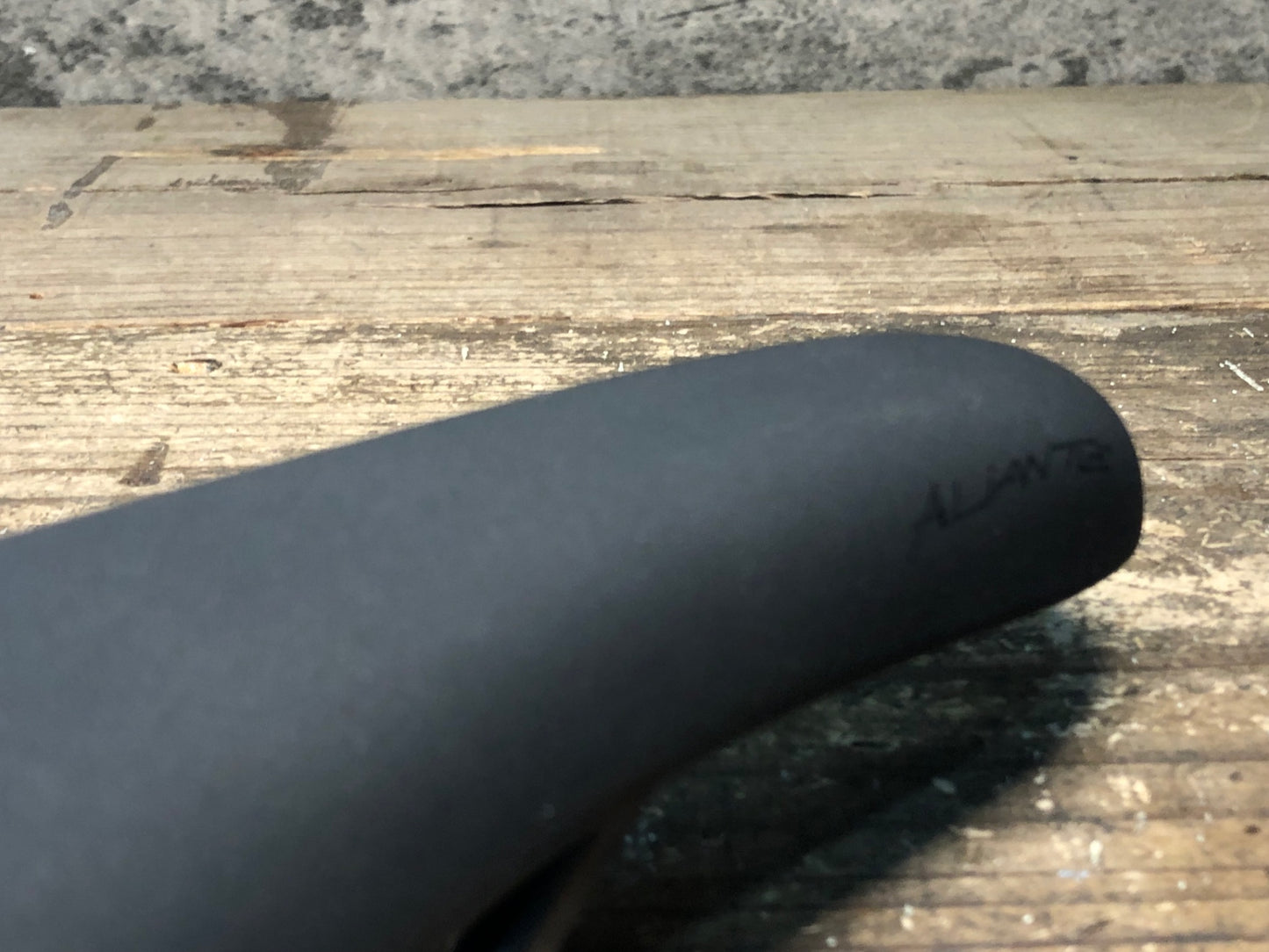 JA233 フィジーク fizik アリアンテ ALIANTE R1 サドル 黒 136mm BRAIDE カーボンレール