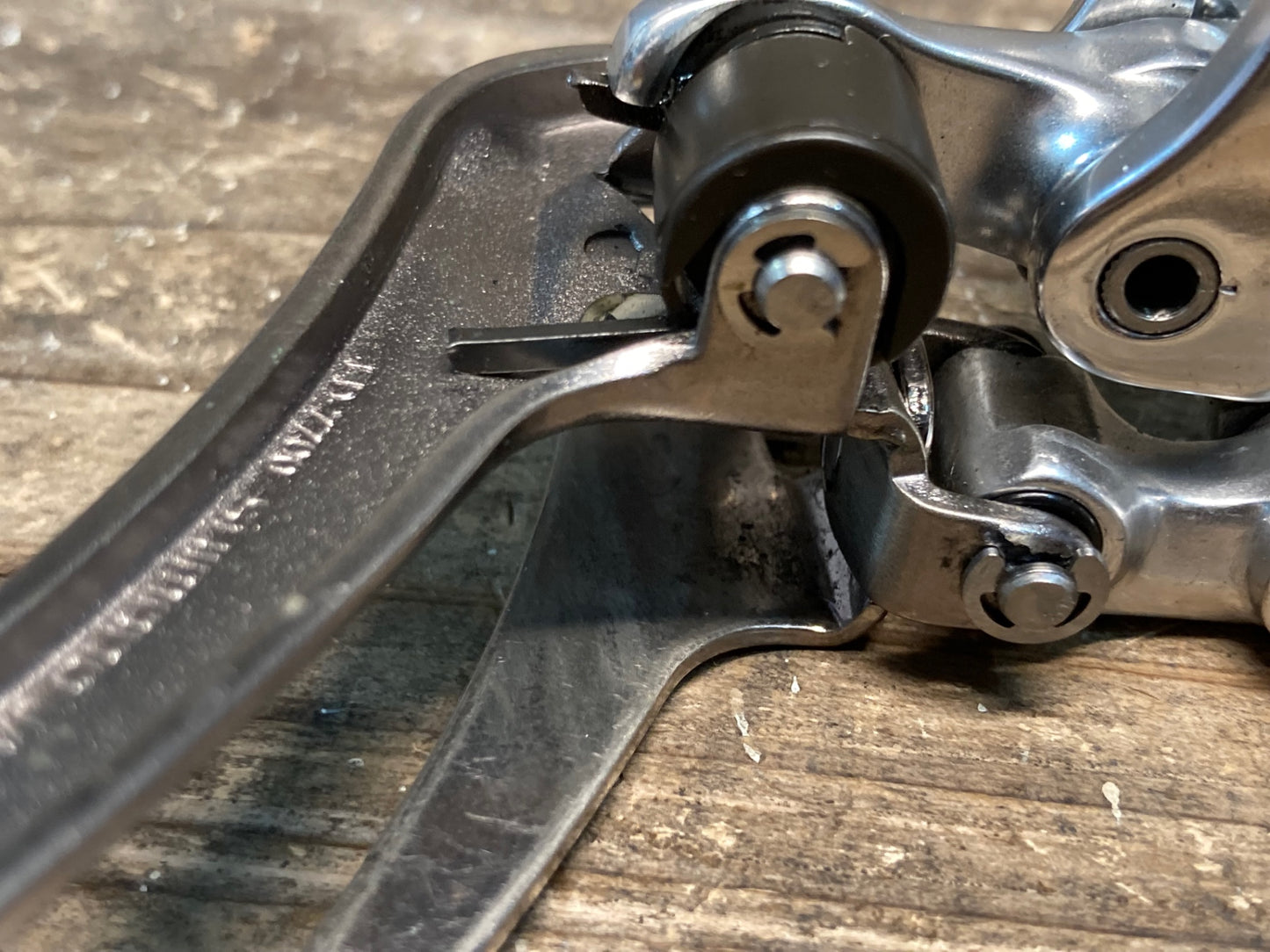 IQ472 シマノ SHIMANO デュラエース DURA-ACE FD-7700 フロントディレイラー バンド Φ31.8