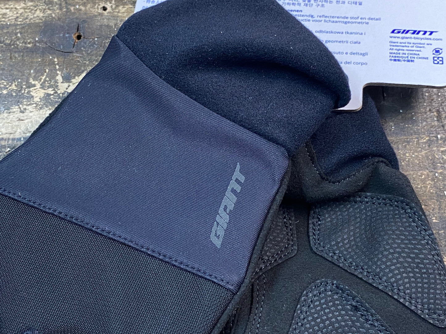 IV929 ジャイアント GIANT CHILL グローブ 黒 M 裏起毛