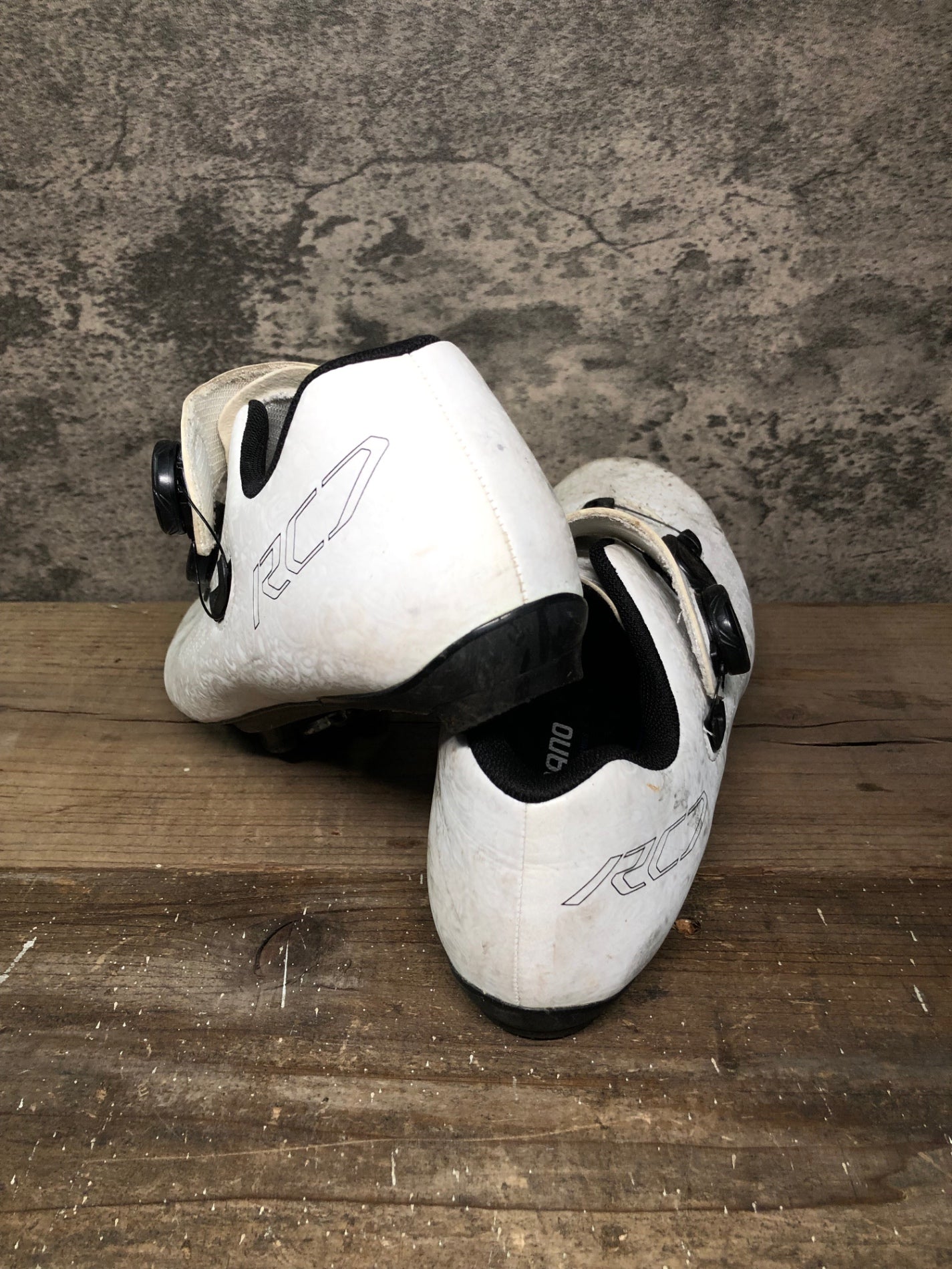 IO118 シマノ SHIMANO RC7 SH-RC701M ビンディングシューズ EU43 白 3穴