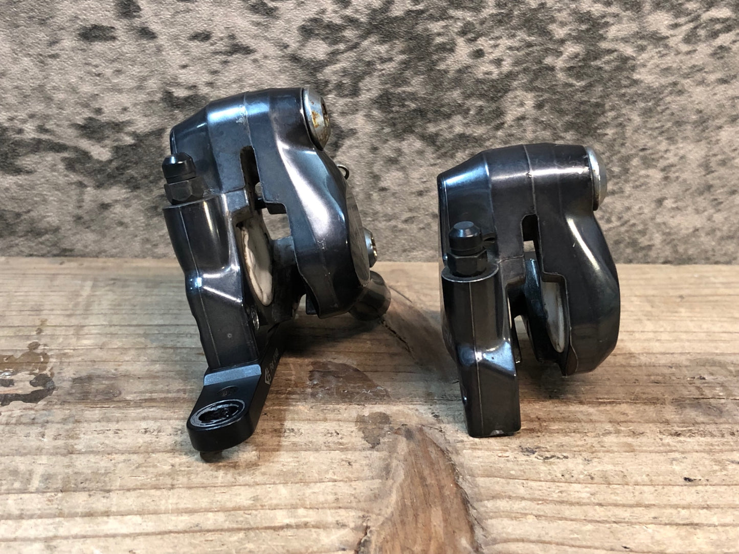 IW417 シマノ SHIMANO GRX BR-RX810 ディスクブレーキ キャリパー 前後セット