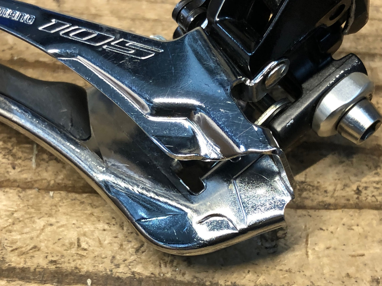 IW859 シマノ SHIMANO 105 FD-R7000 フロントディレイラー 直付