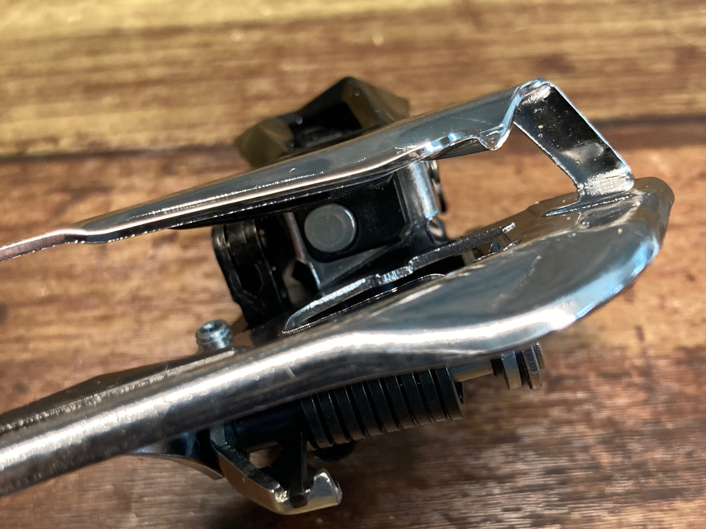 IX781 シマノ SHIMANO 105 FD-R7000 フロントディレイラー 2S 直付